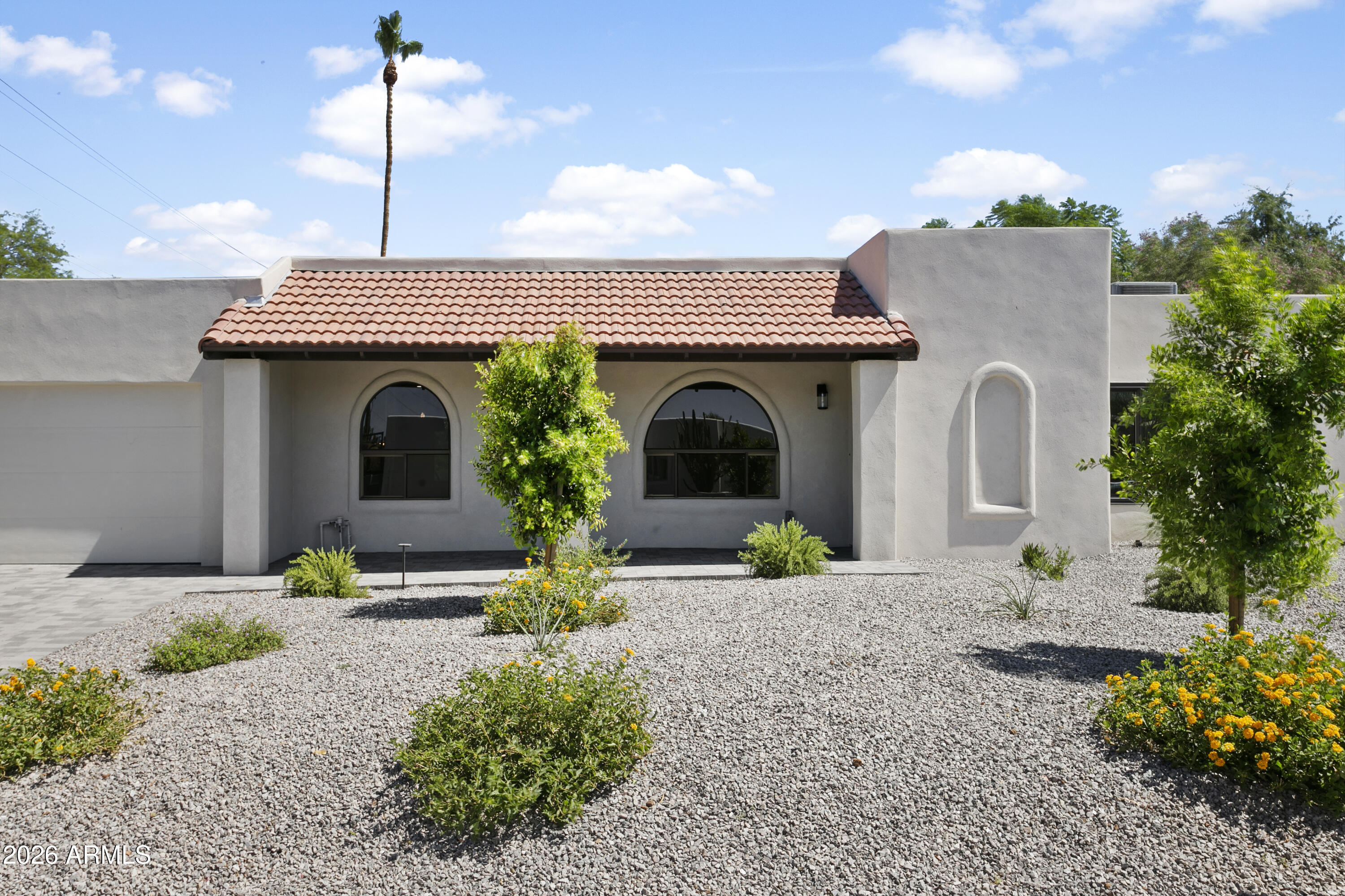 5602 E VOLTAIRE Avenue