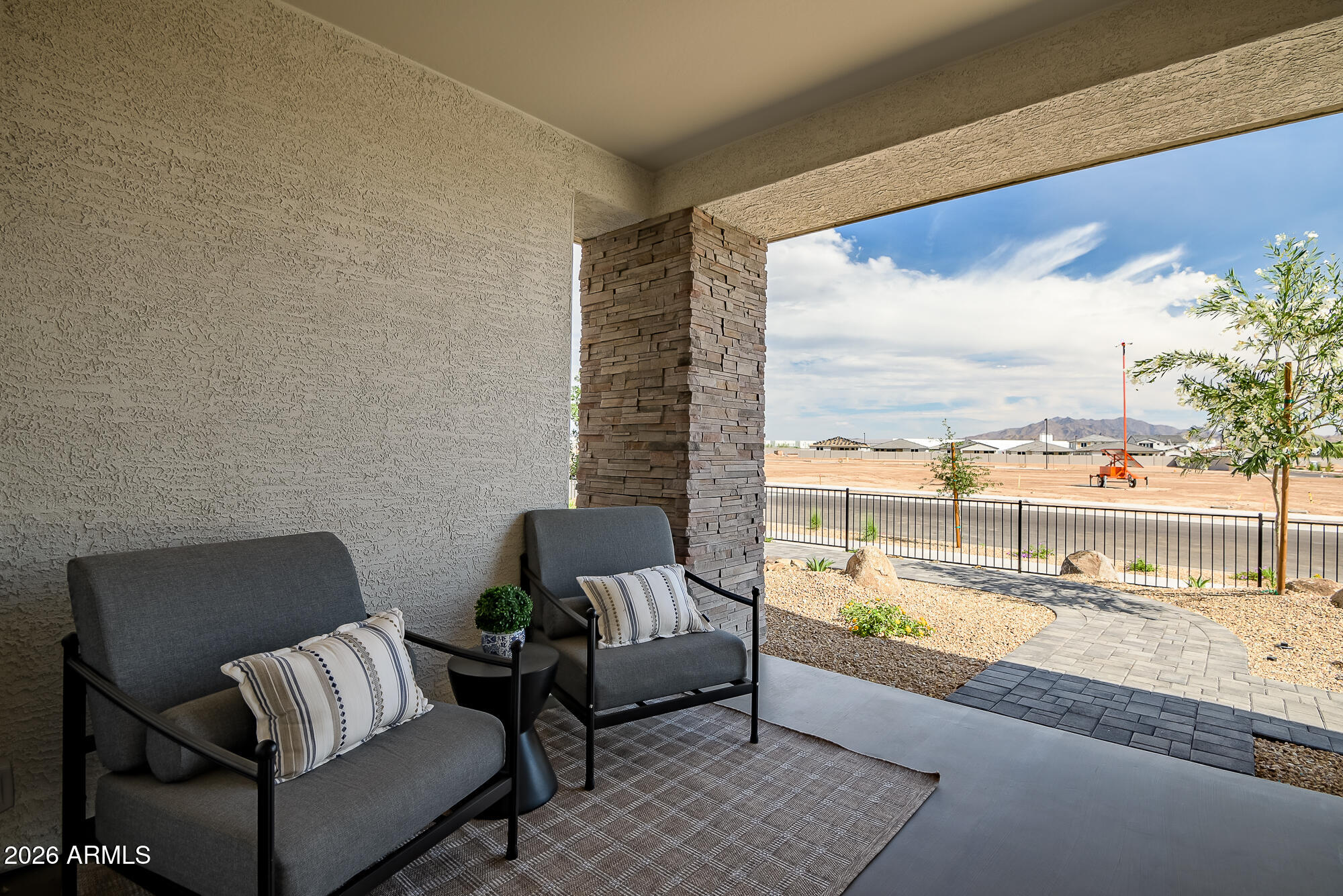 17584 W ILLINI Street