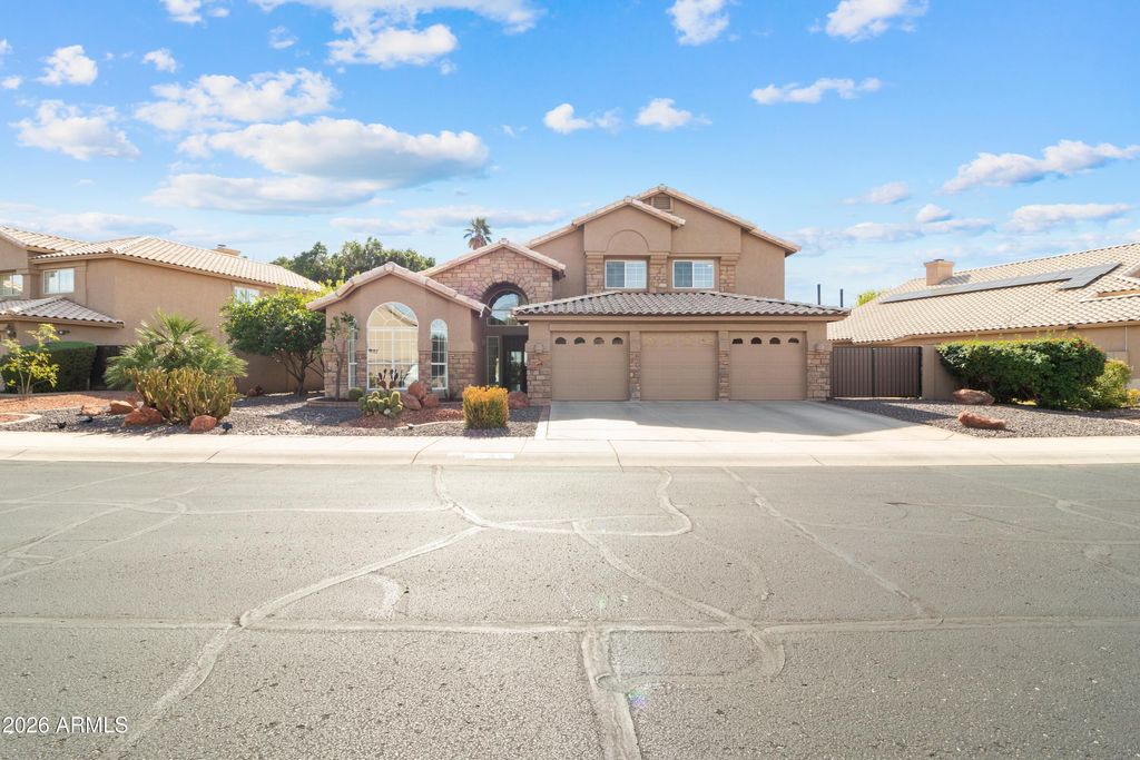 Photo of 21513 N 65th Avenue, Glendale, AZ 85308 (MLS # 6998206)