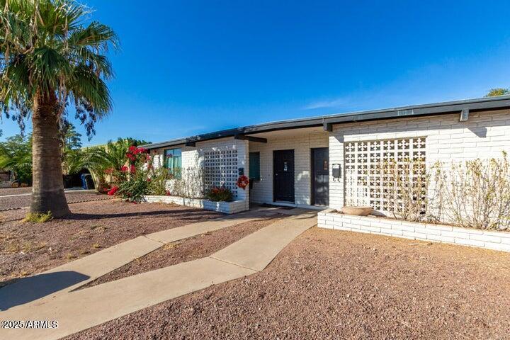 2246 E BROADWAY Road