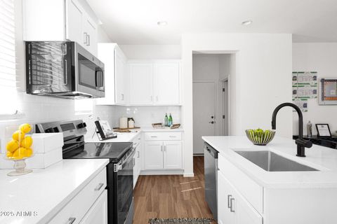 Photo of 16875 N 12th Street #14, Phoenix, AZ 85022 (MLS # 6903603)