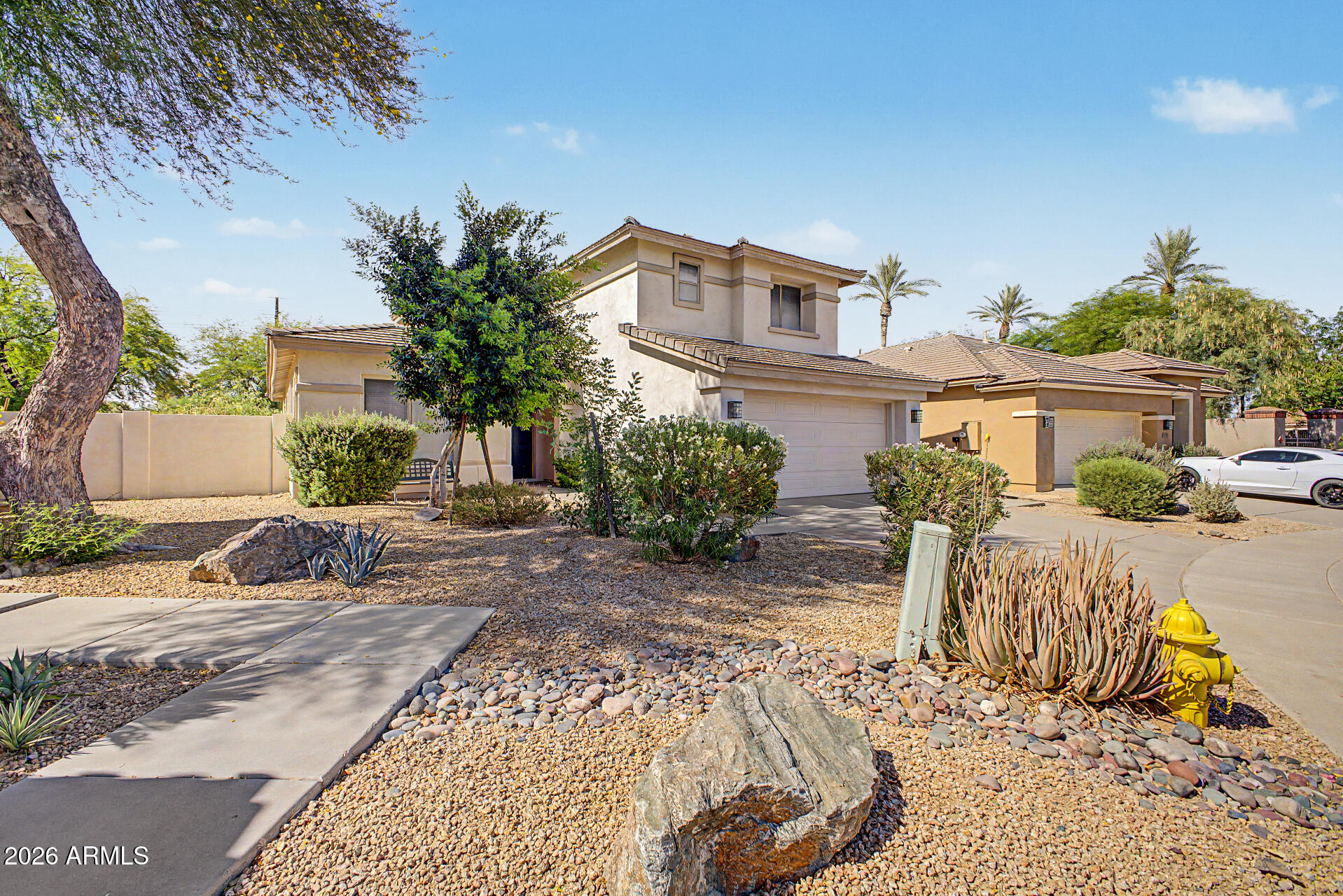 218 E SUNBURST Lane