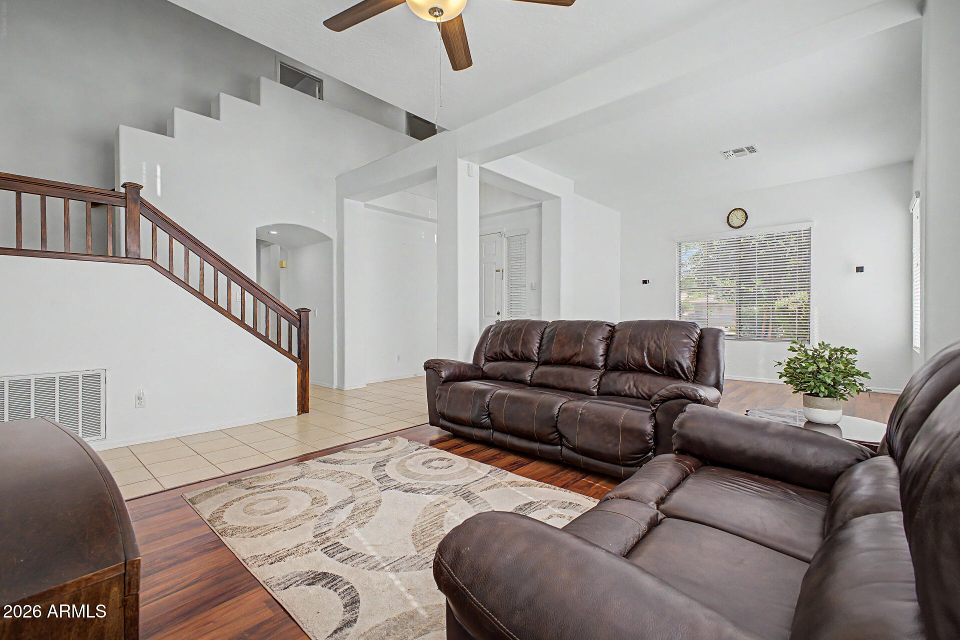 218 E SUNBURST Lane