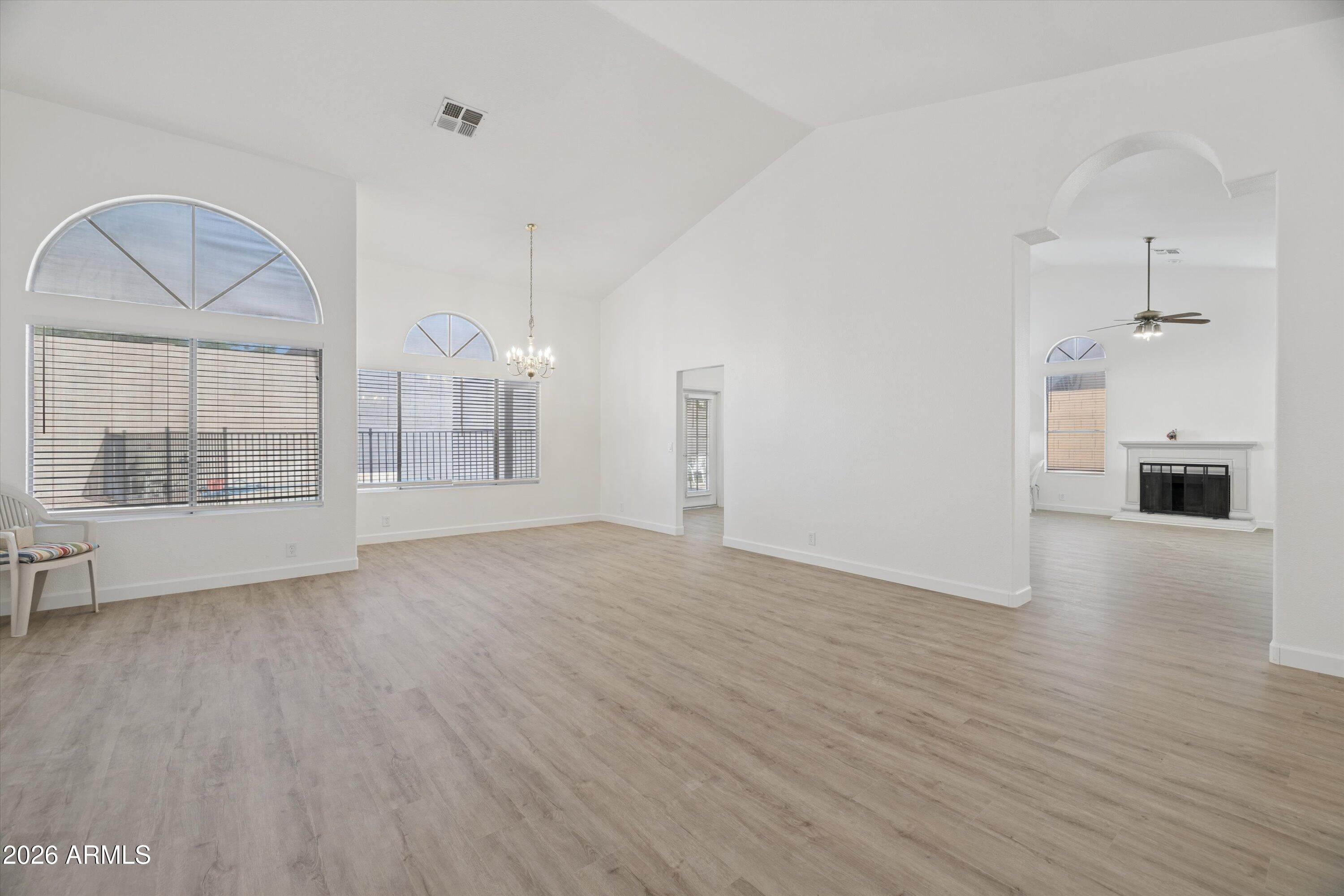 648 W MUIRWOOD Drive