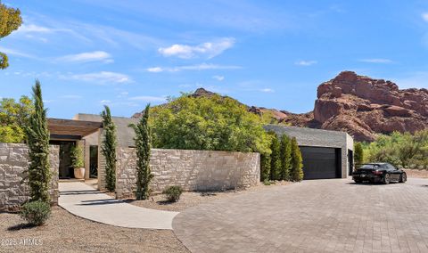 Photo of 6135 N 51st Place, Paradise Valley, AZ 85253 (MLS # 6918910)