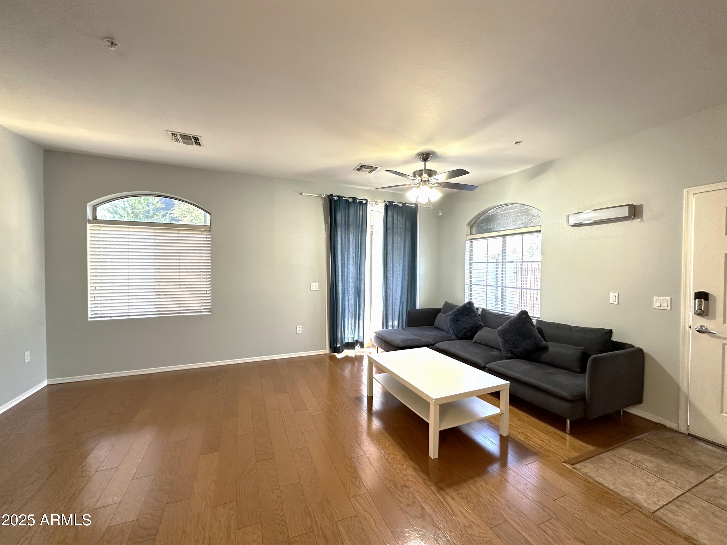 2401 E RIO SALADO Parkway 1015