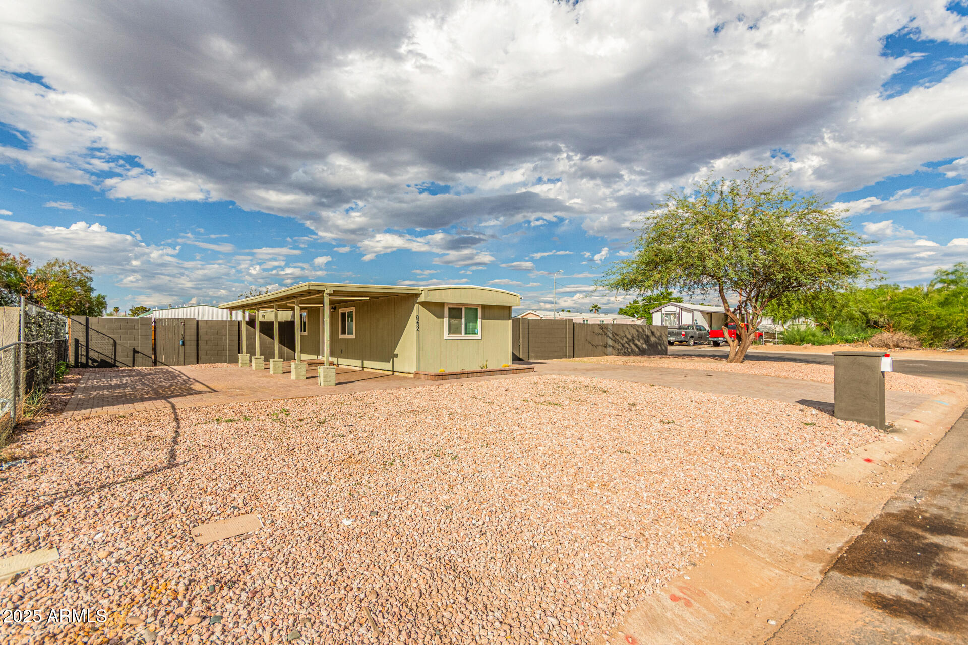 8232 E ALBANY Street