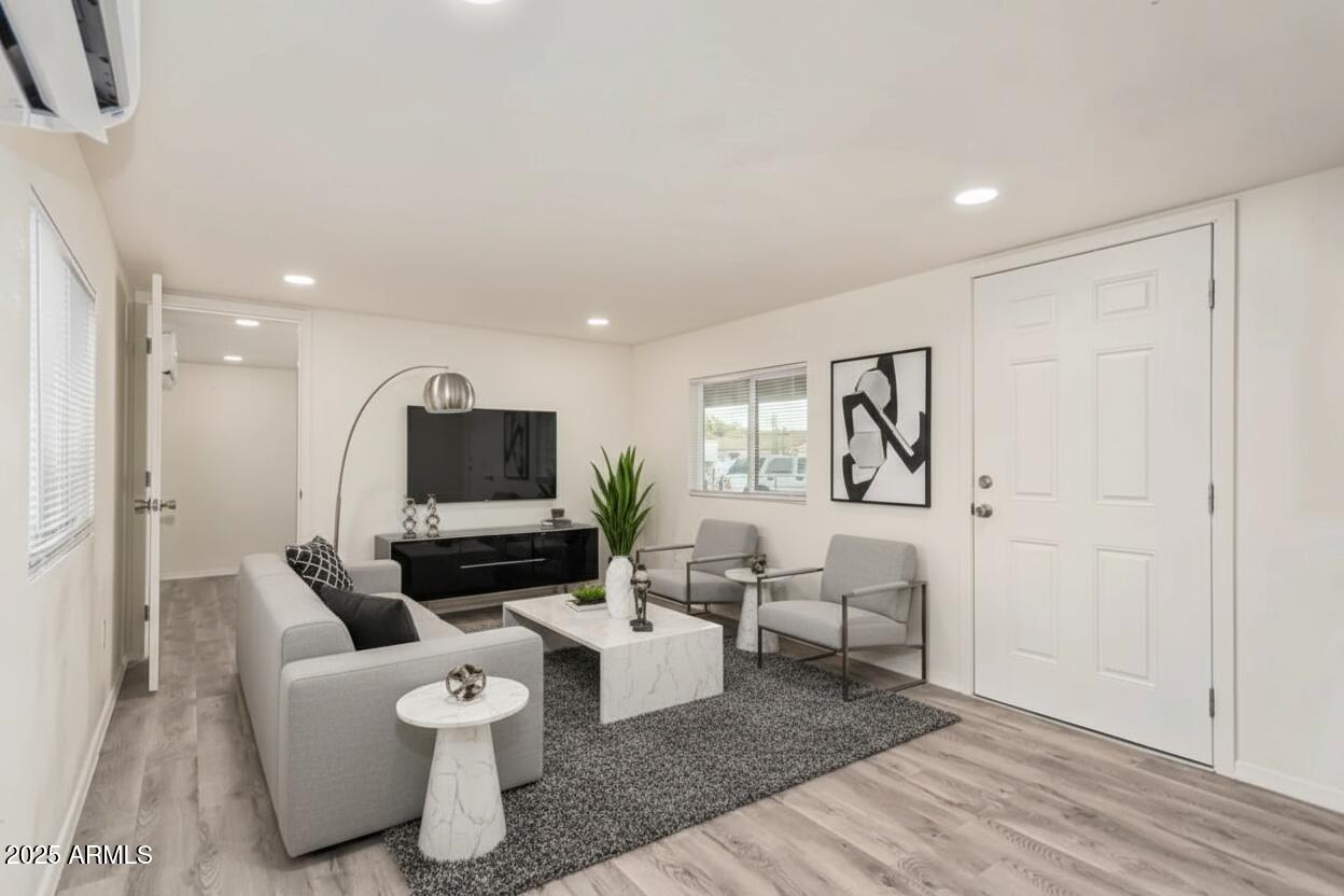 8232 E ALBANY Street