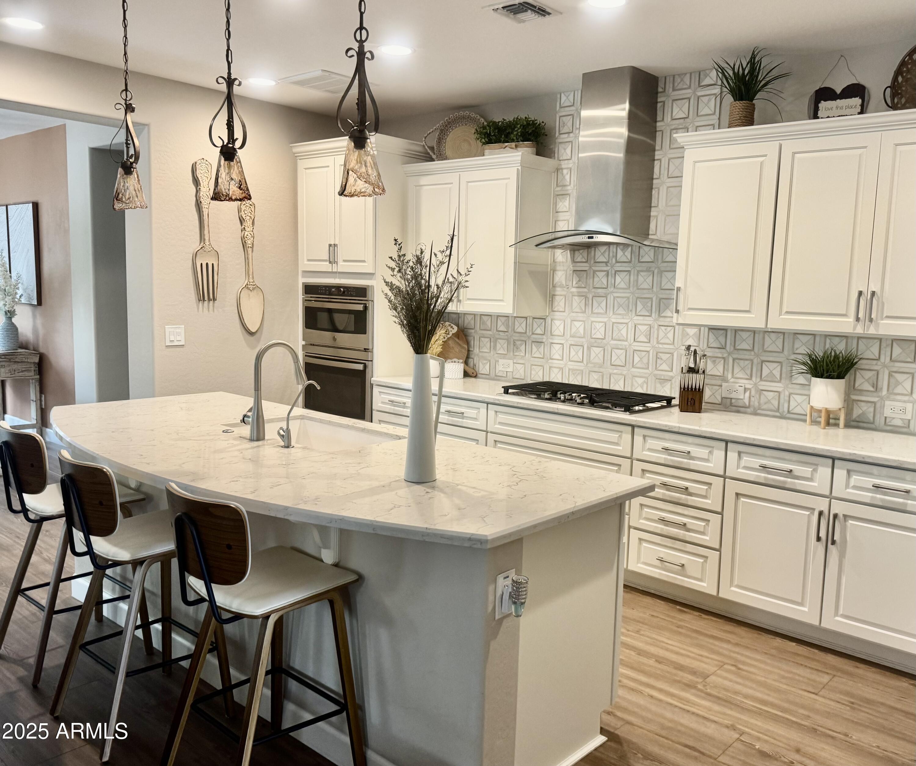 429 E VETERANS Way