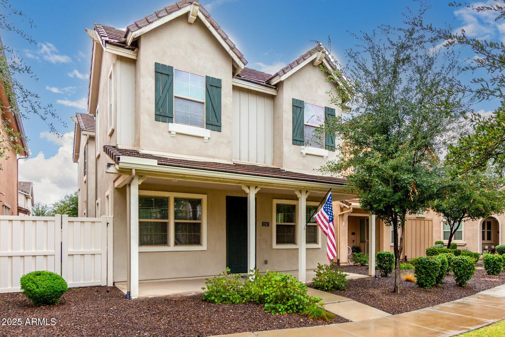 Photo of 2247 S Agnes Lane, Gilbert, AZ 85295 (MLS # 6949761)