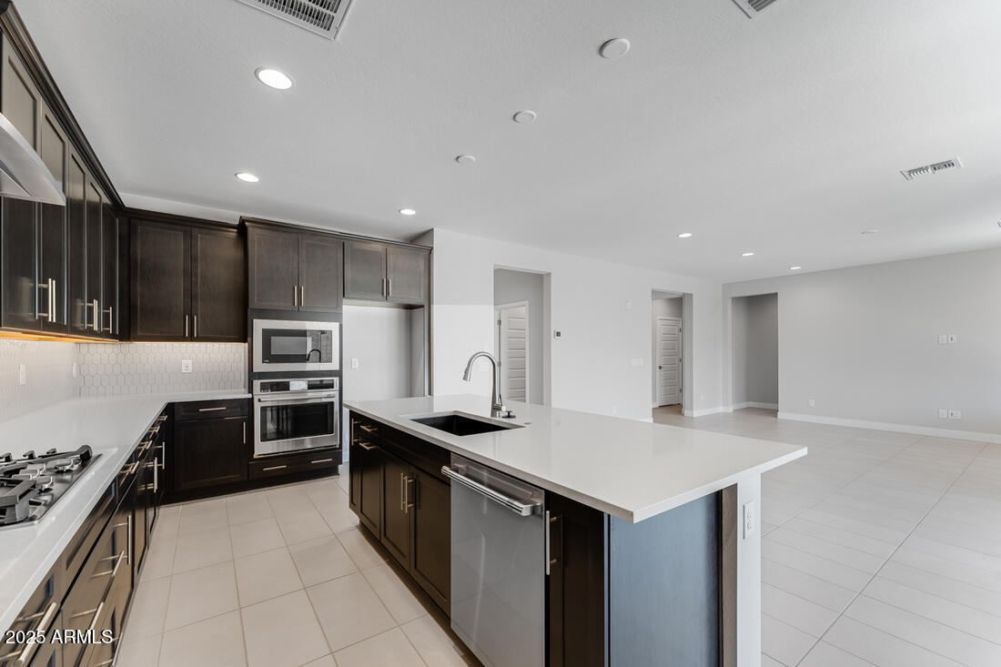 1301 W VIA DE OLIVOS --