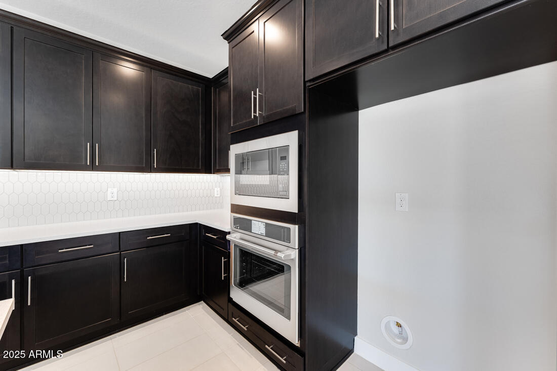 1301 W VIA DE OLIVOS --