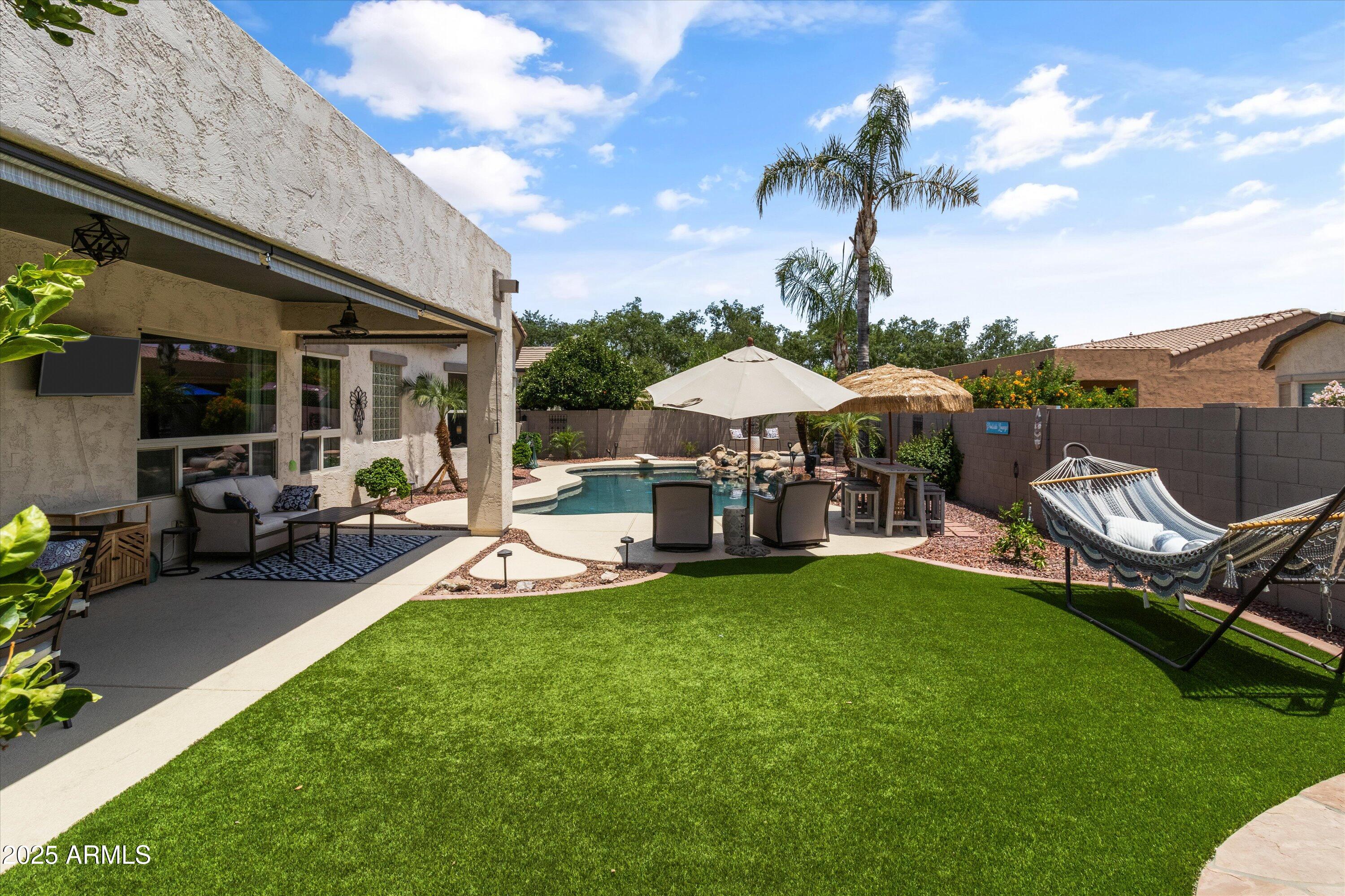 2105 E SAN CARLOS Place