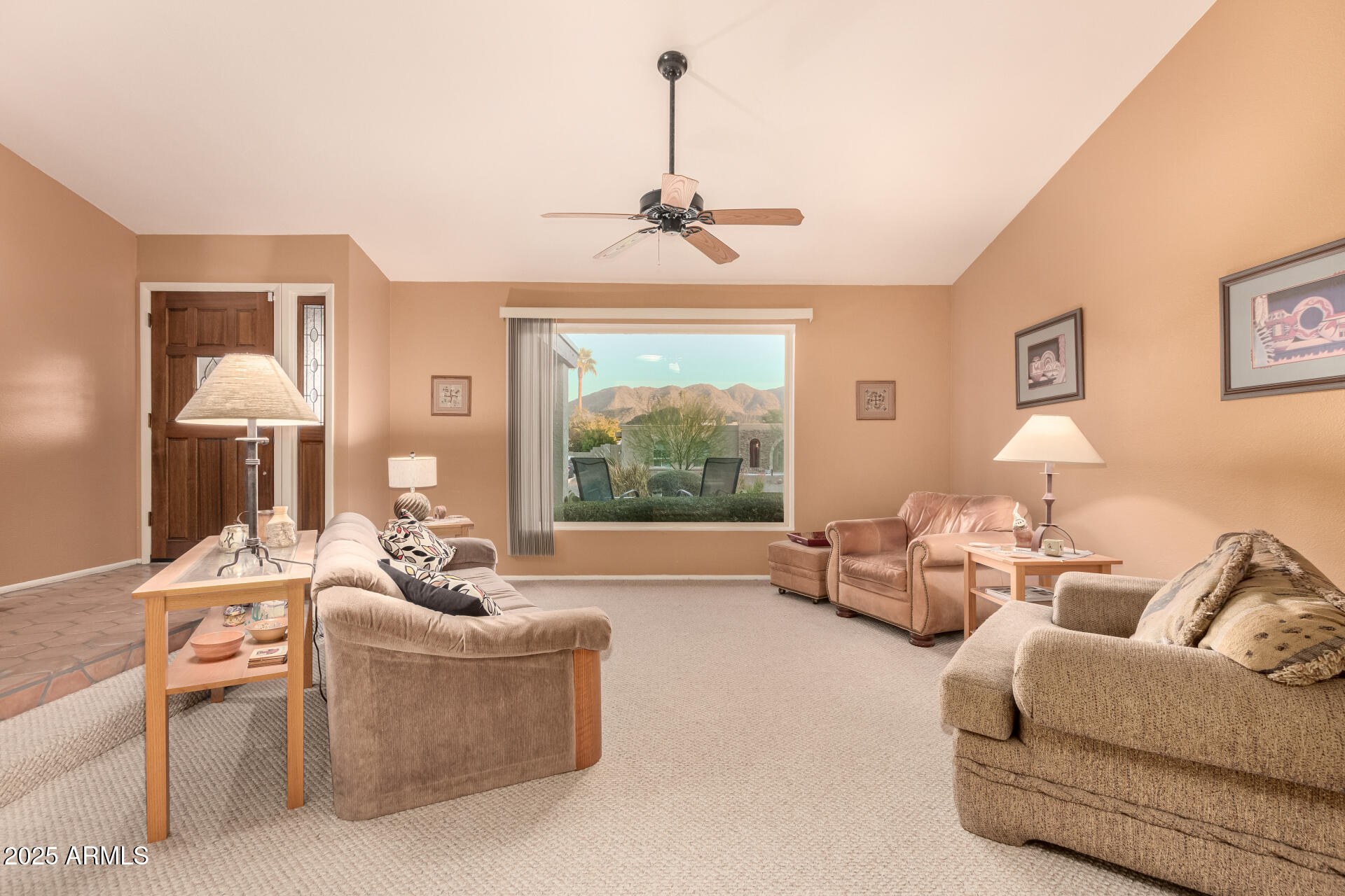3226 E LAZY Lane