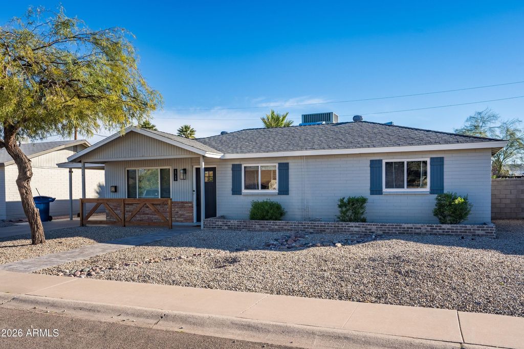 Photo of 1715 S Roberts Road, Tempe, AZ 85281 (MLS # 6974301)
