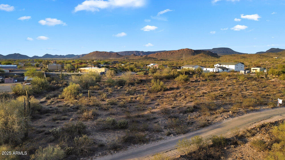 1.25 acres W Saddle Mountain Road -