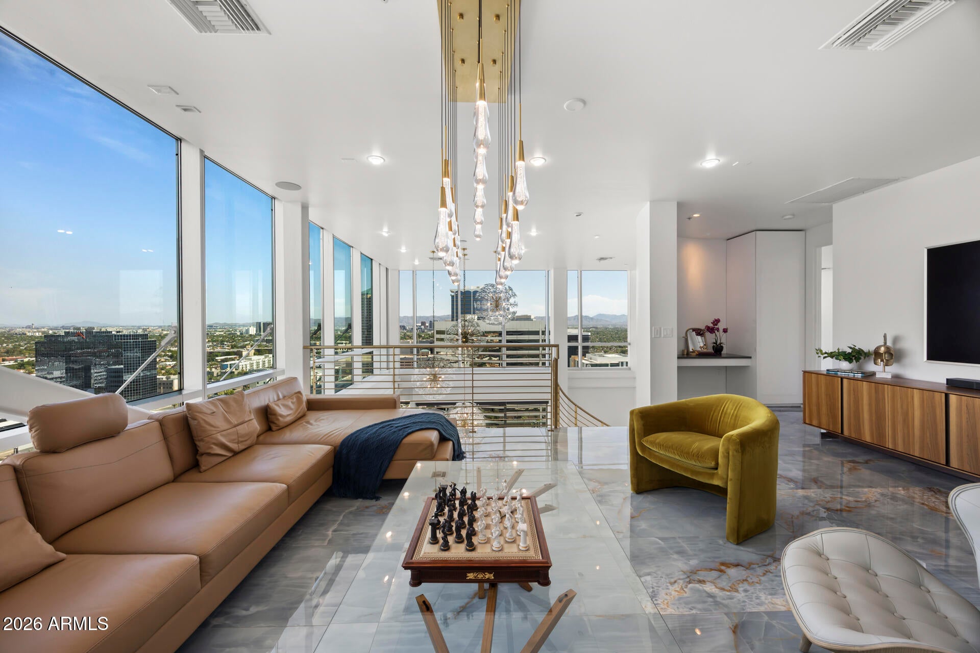 1 E LEXINGTON Avenue 1602