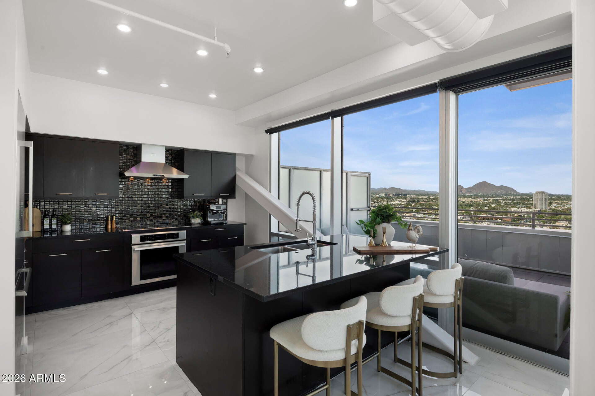 1 E LEXINGTON Avenue 1602