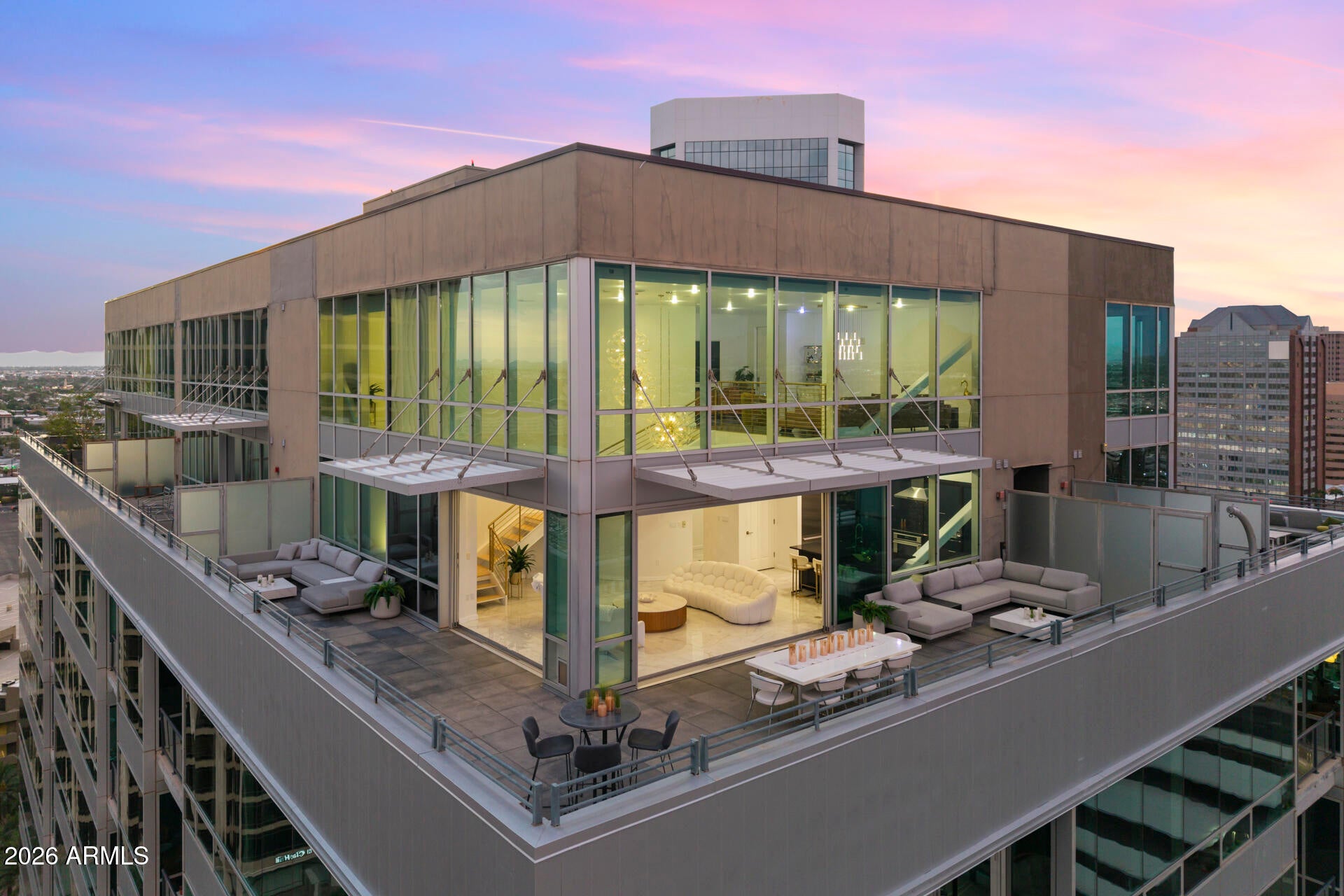 1 E LEXINGTON Avenue 1602