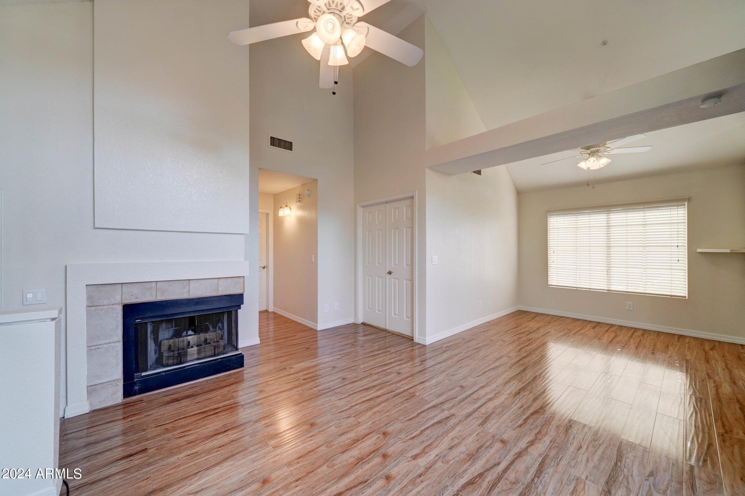 1633 E LAKESIDE Drive 50