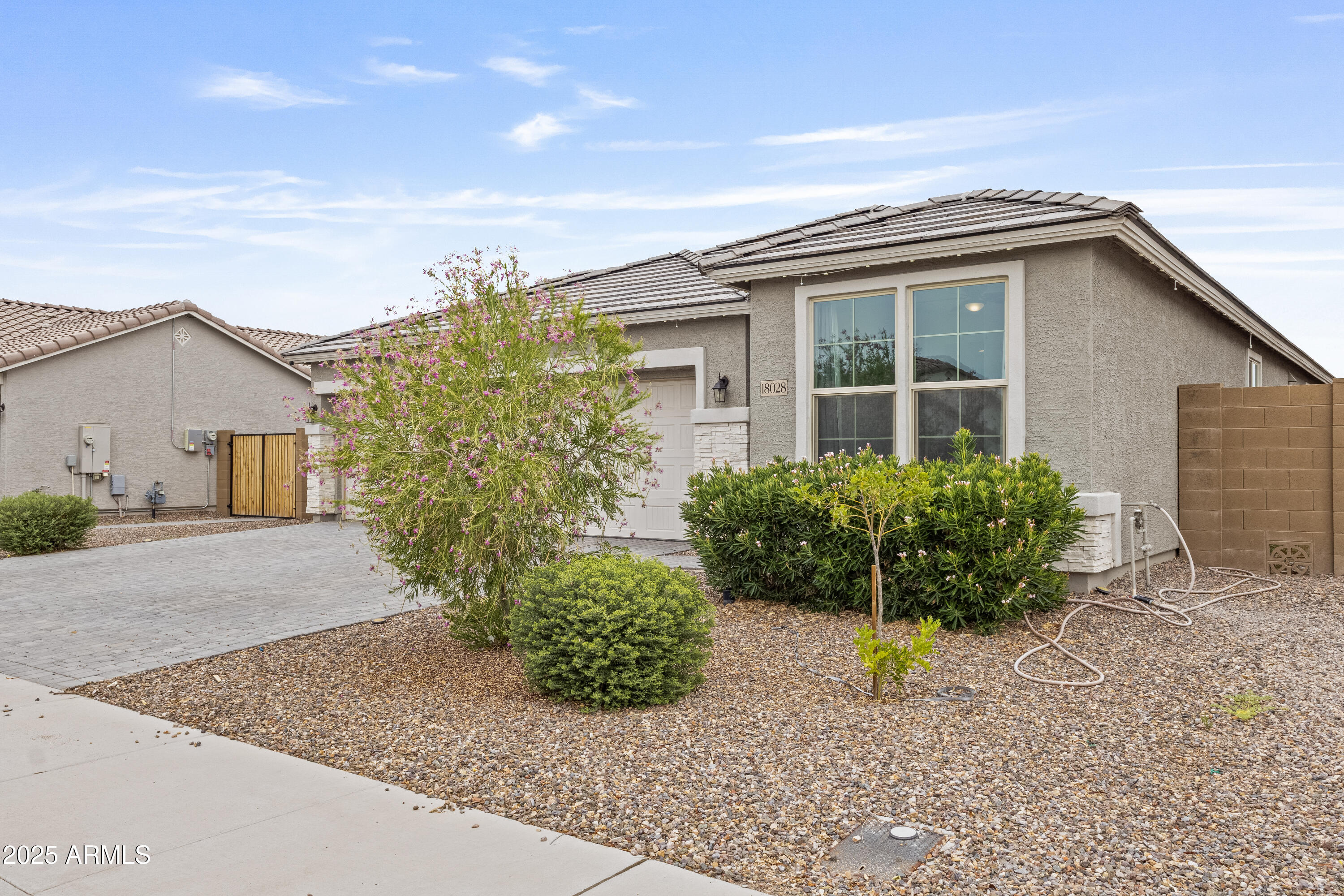 18028 W HILTON Avenue