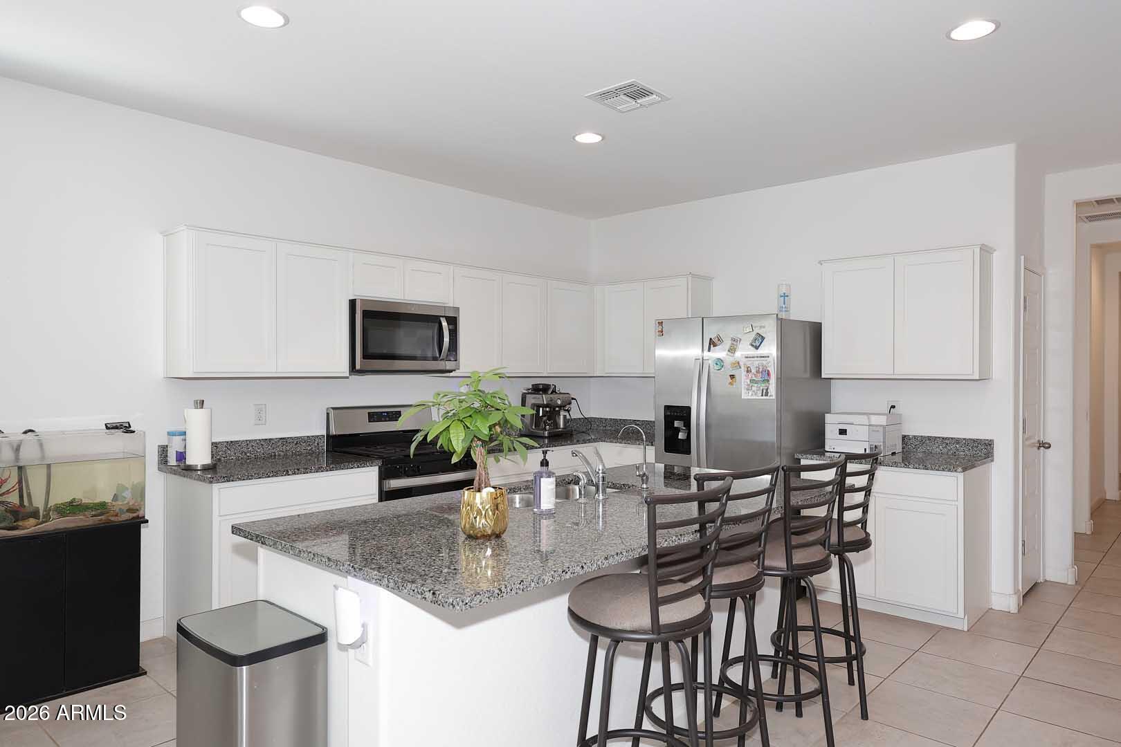 41012 W SUNLAND Drive