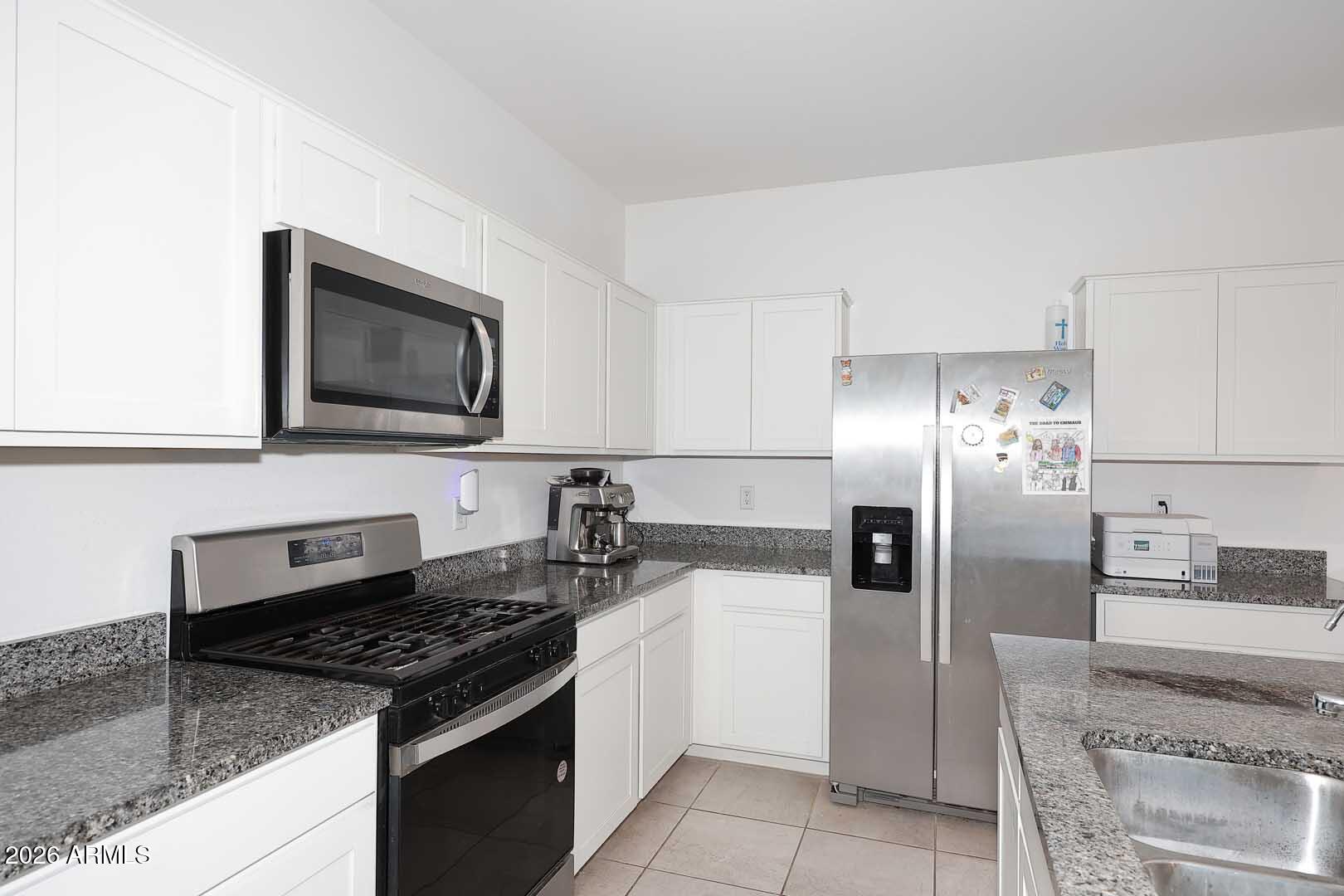41012 W SUNLAND Drive