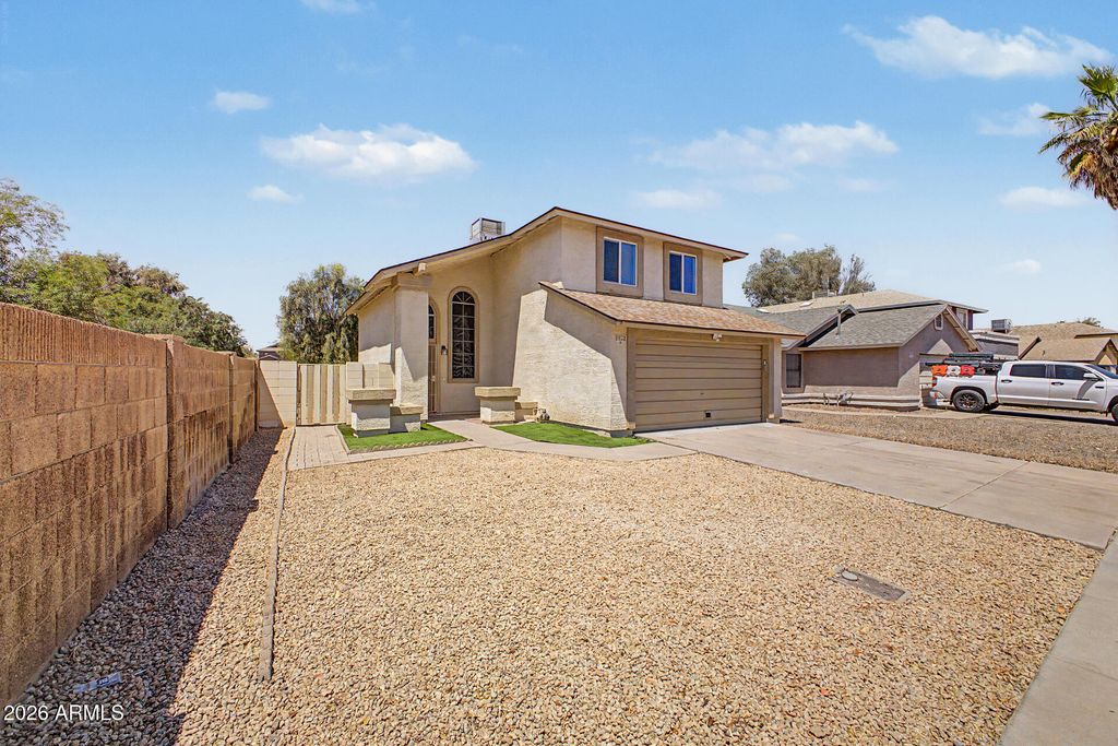 Photo of 11822 N 76th Drive, Peoria, AZ 85345 (MLS # 7021059)