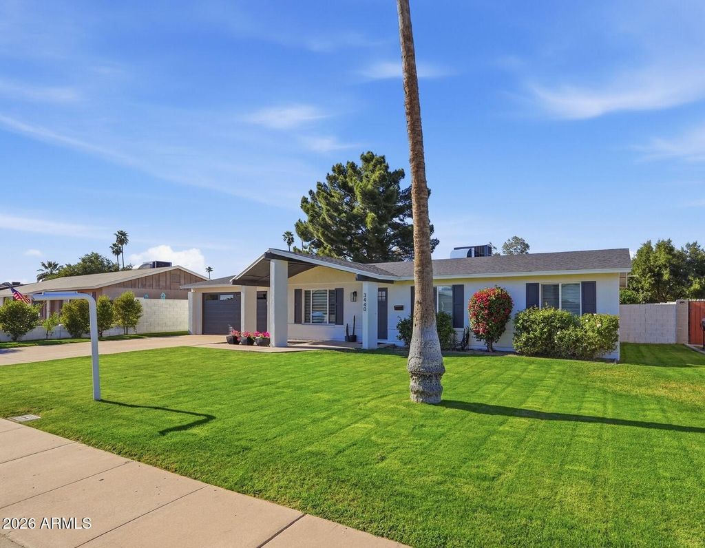 Photo of 3440 E Cortez Street, Phoenix, AZ 85028 (MLS # 7000462)