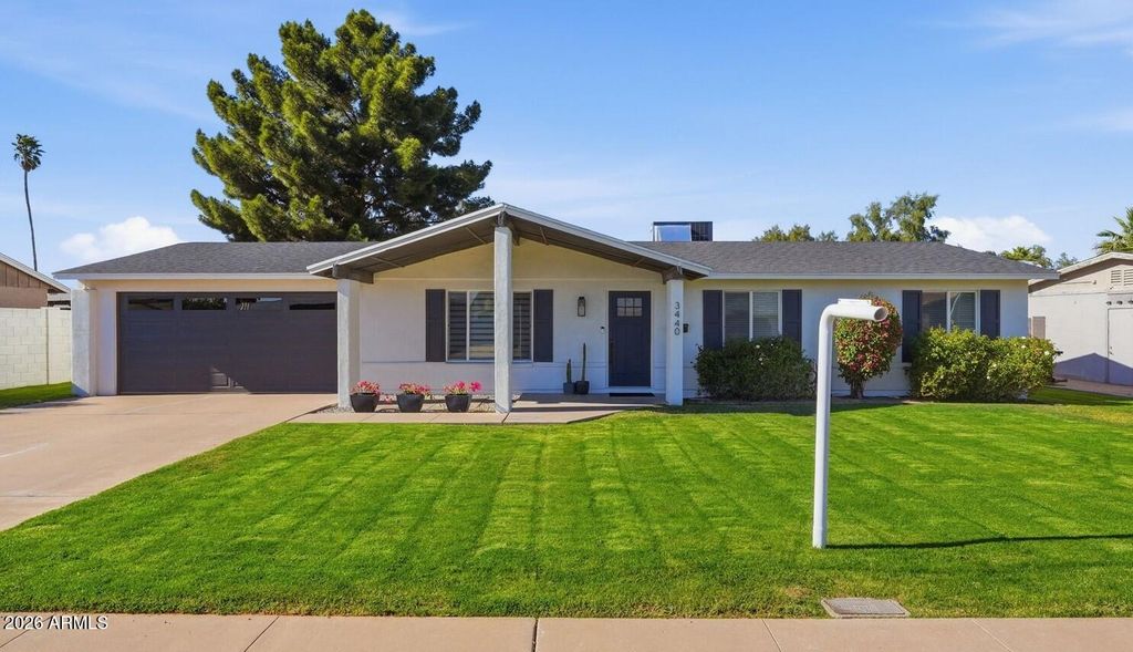 Photo of 3440 E Cortez Street, Phoenix, AZ 85028 (MLS # 7000462)