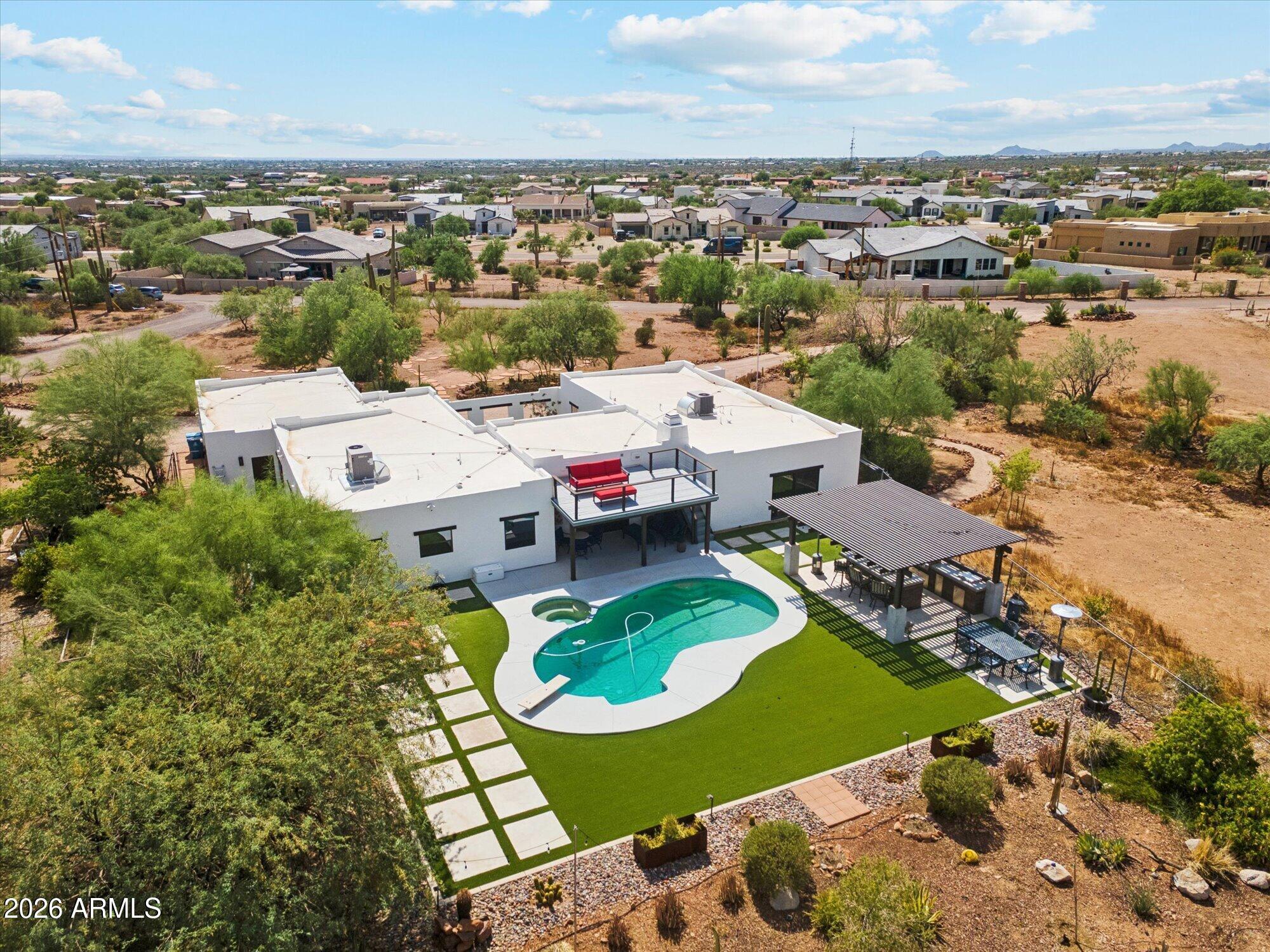 651 N VAL VISTA Road