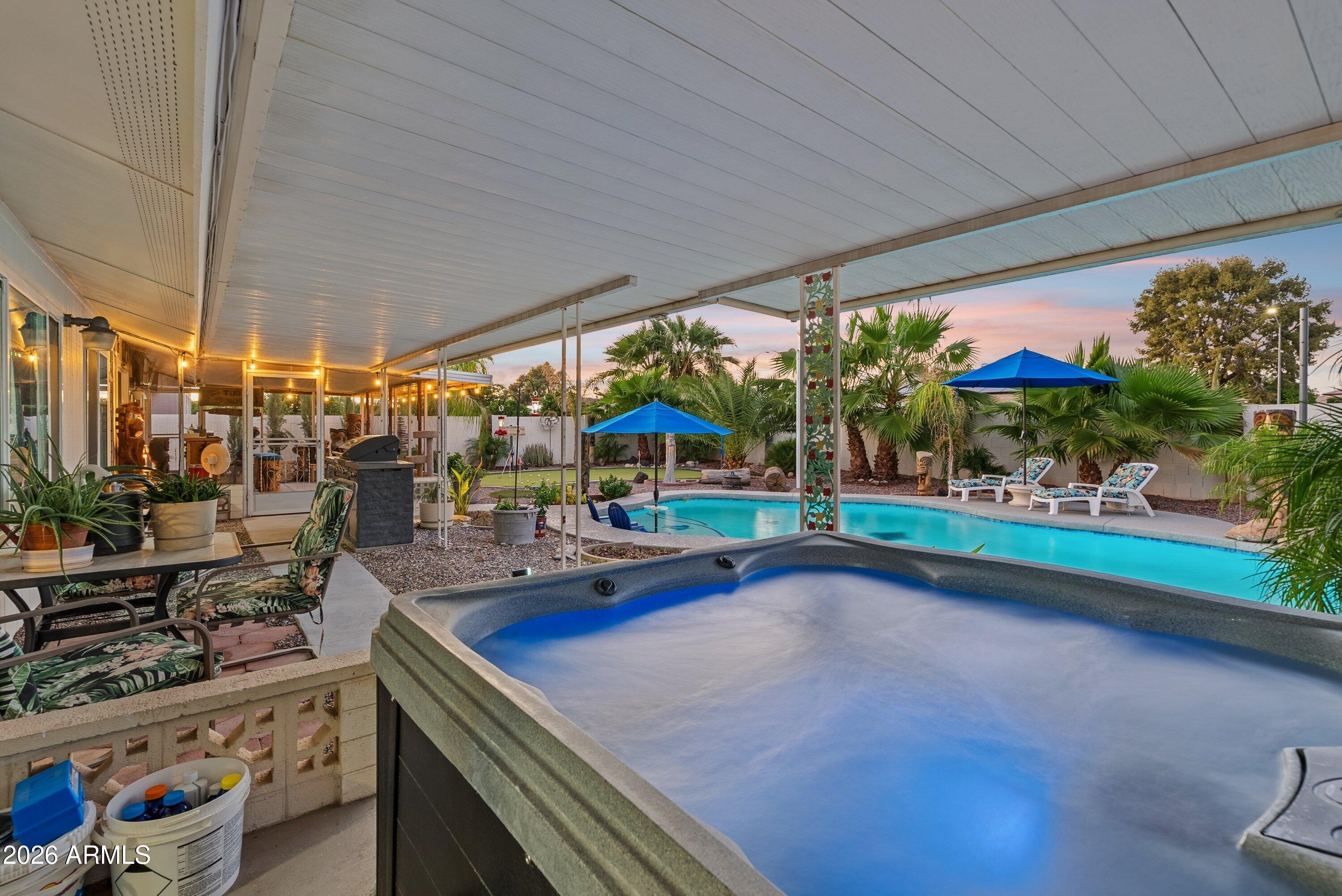 9522 W INDIAN HILLS Drive