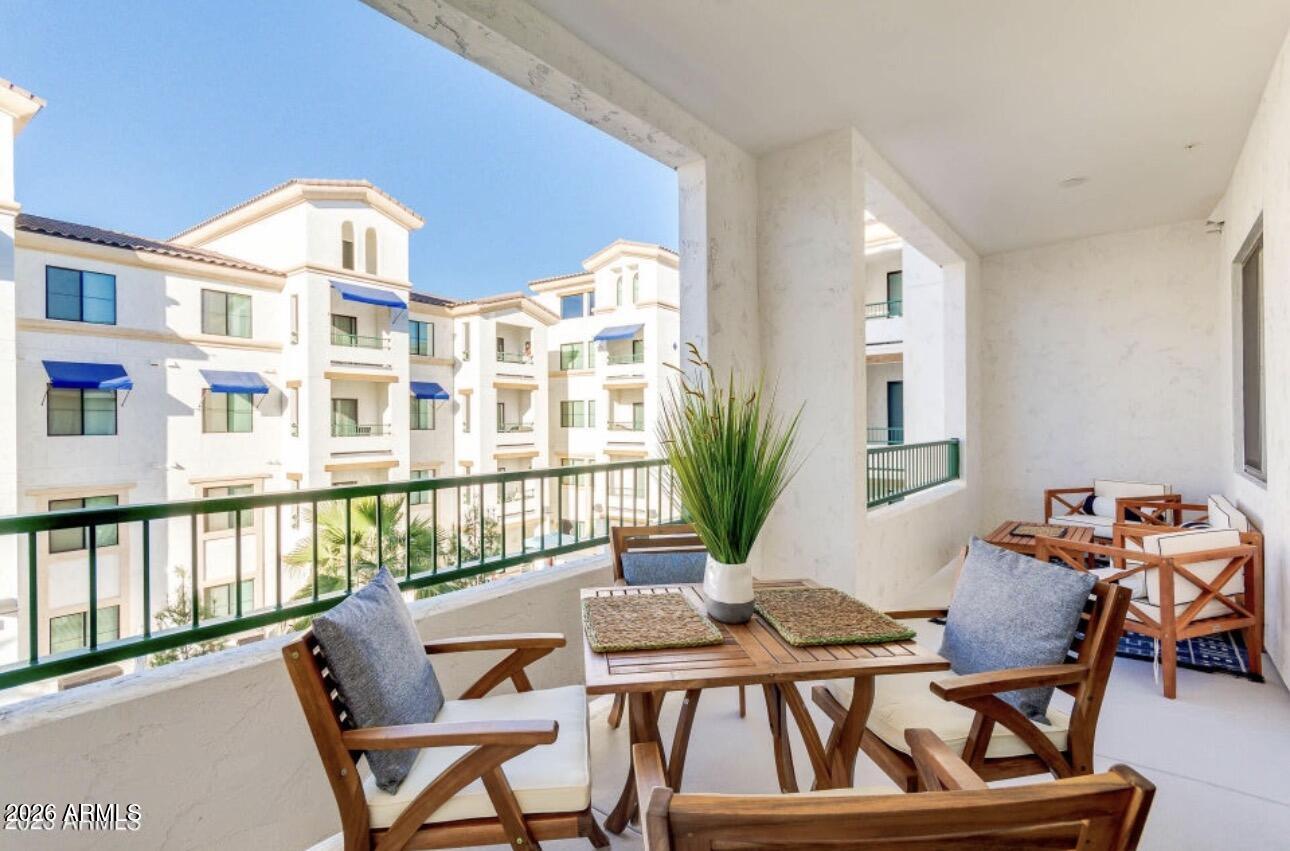CAYS AT DOWNTOWN OCOTILLO CONDOMINIUM AMD REPLAT - Residential