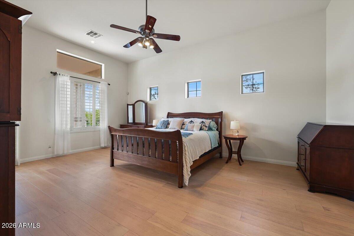 14 W SUMMERSET Drive