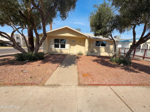 Photo of 4150 W Medlock Drive, Phoenix, AZ 85019 (MLS # 6990783)