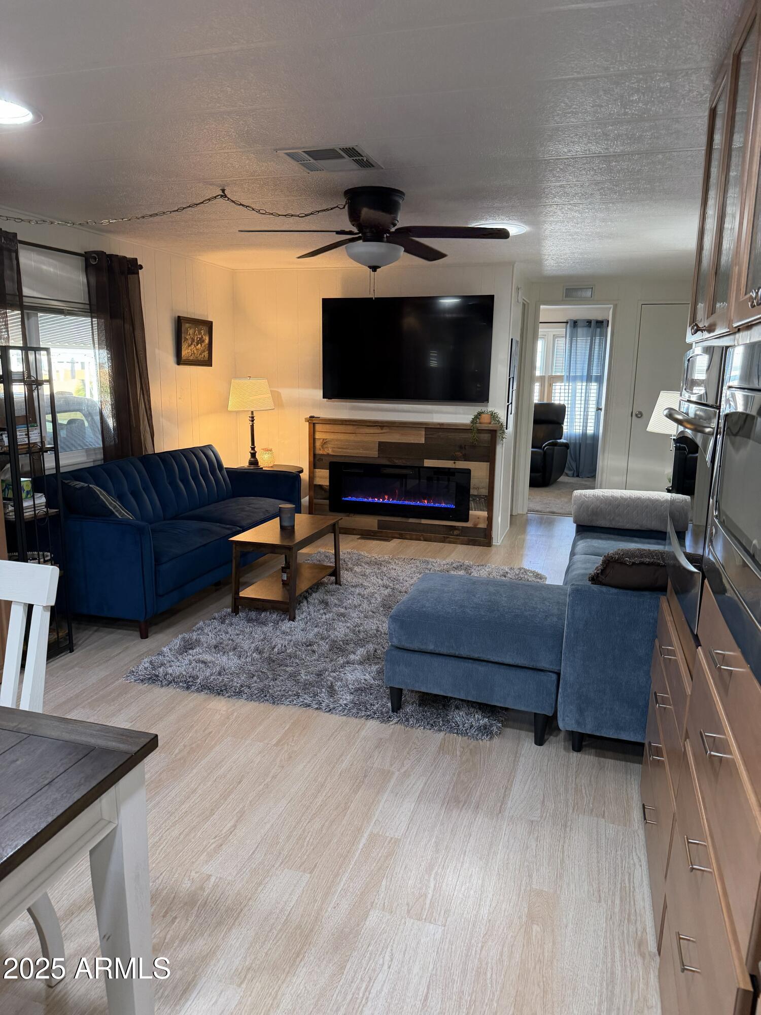 351 N MERIDIAN Road 2