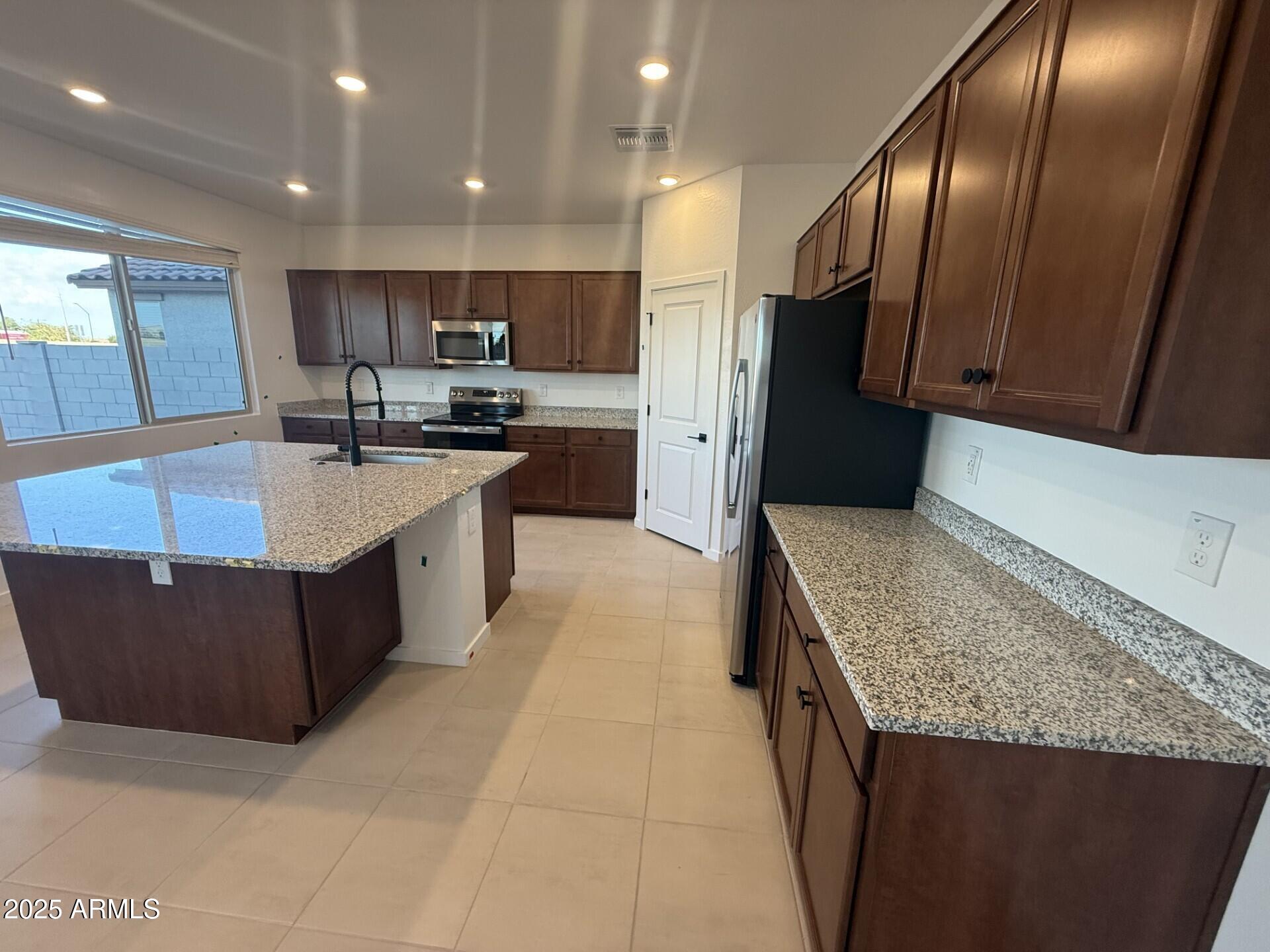 25166 W LA SALLE Street