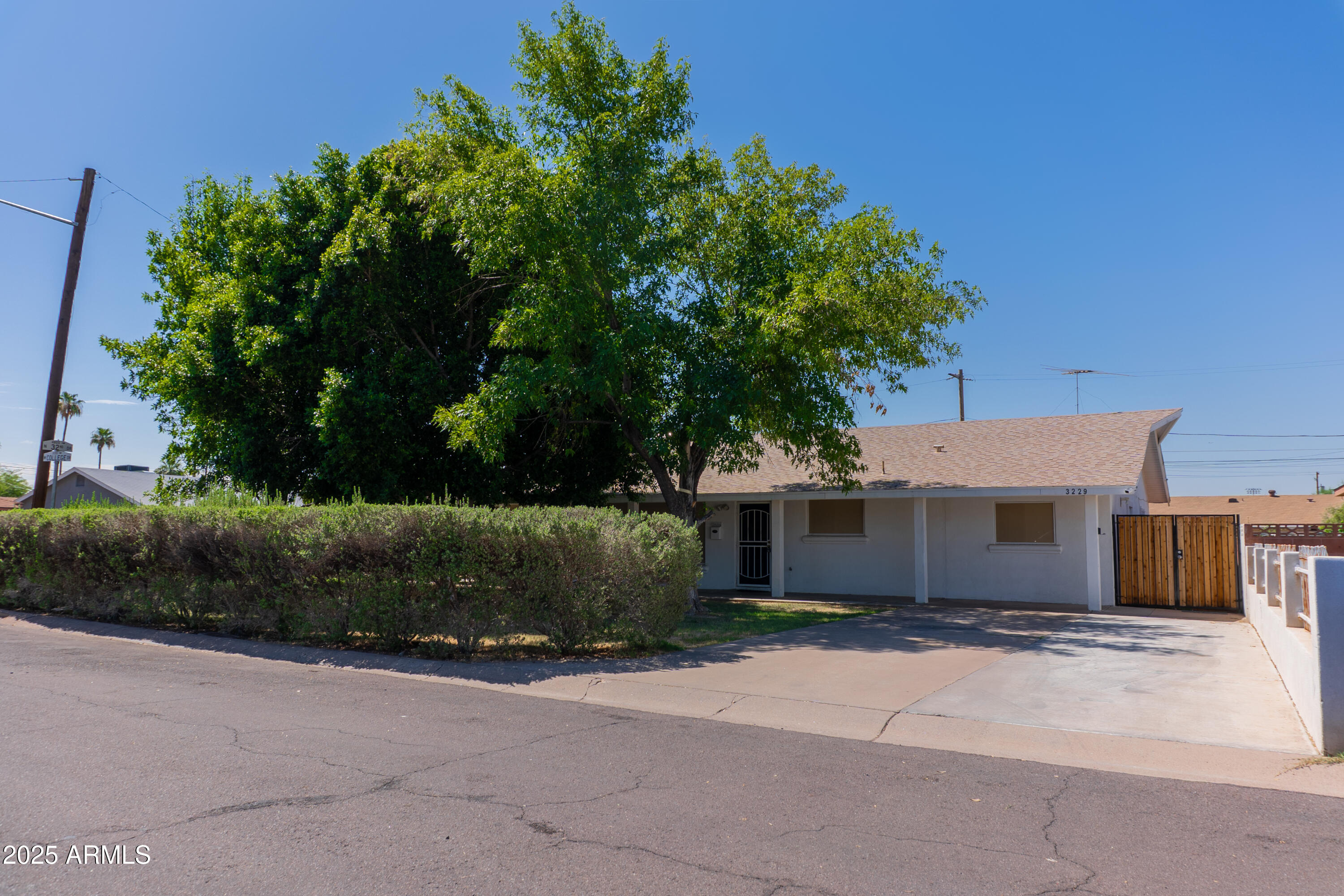 Homes 1 3229 W COLLEGE Drive