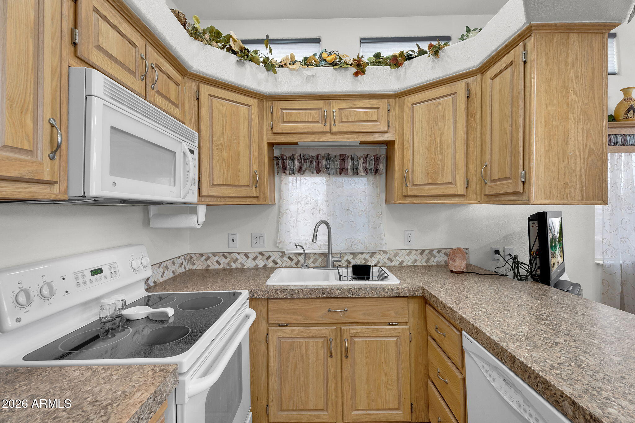 TIERRA DEL SOL RV RESORT - Land