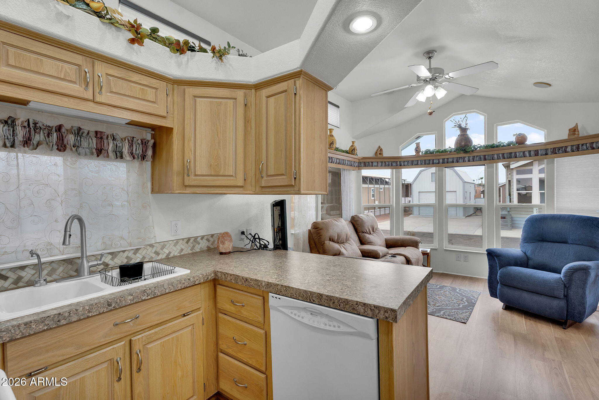 TIERRA DEL SOL RV RESORT - Land