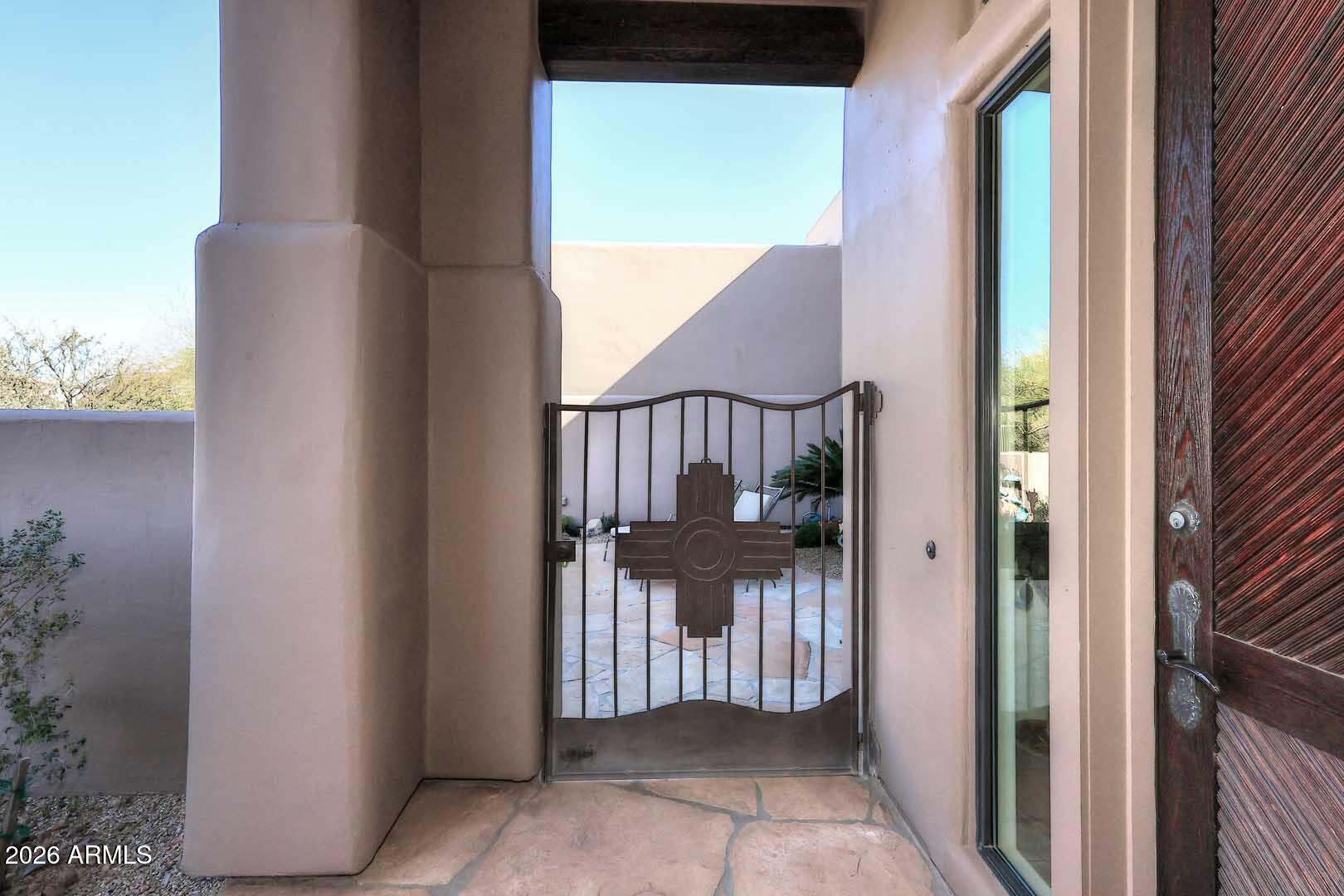 10121 E SADDLE HORN Trail