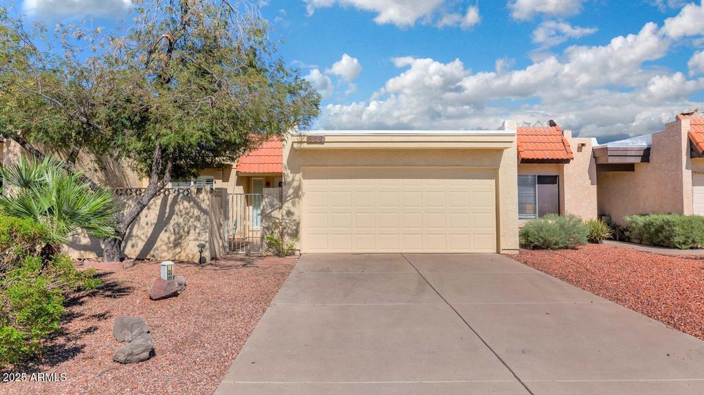 Photo of 556 W Duke Drive, Tempe, AZ 85283 (MLS # 6937265)
