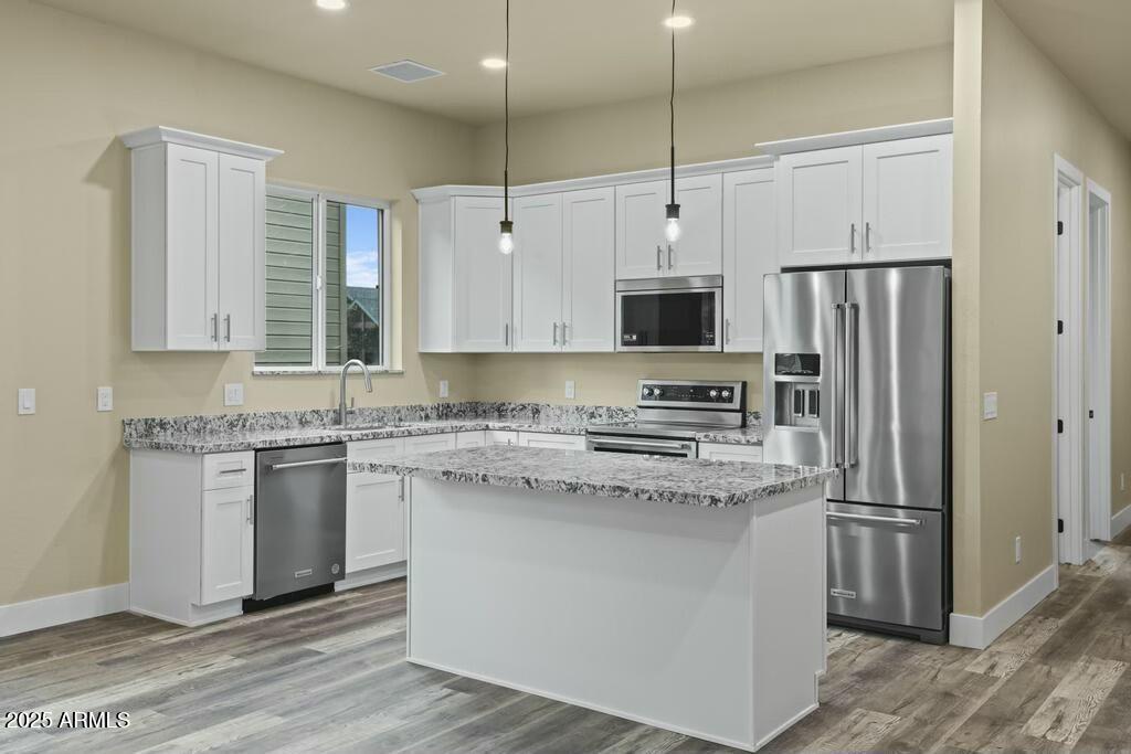 1910 E RAINBOW Trail