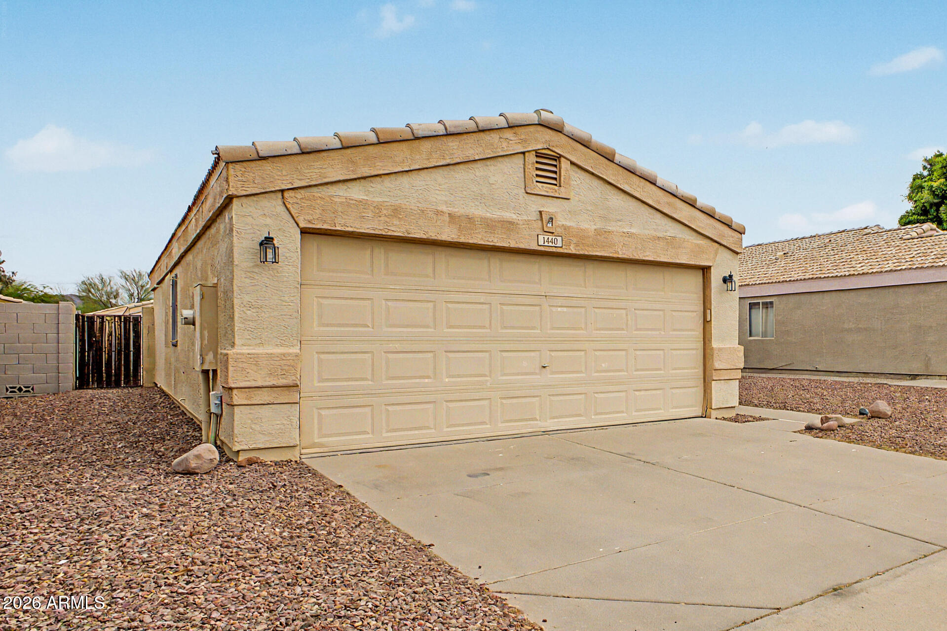 1440 W DIAMOND Avenue