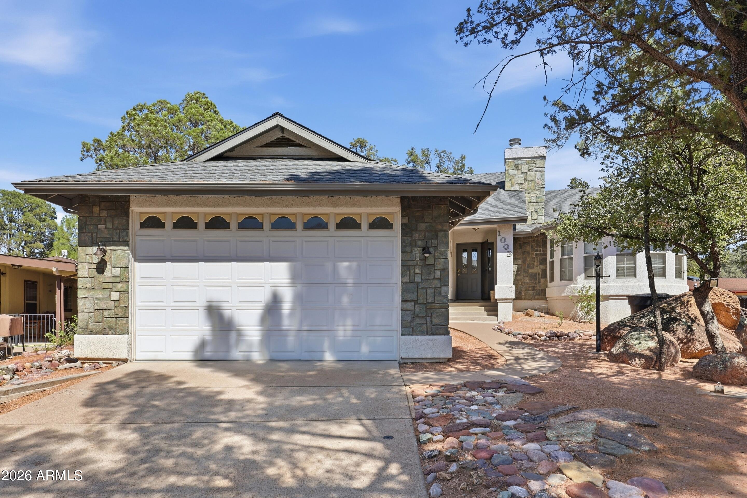 1003 N Geneva Circle