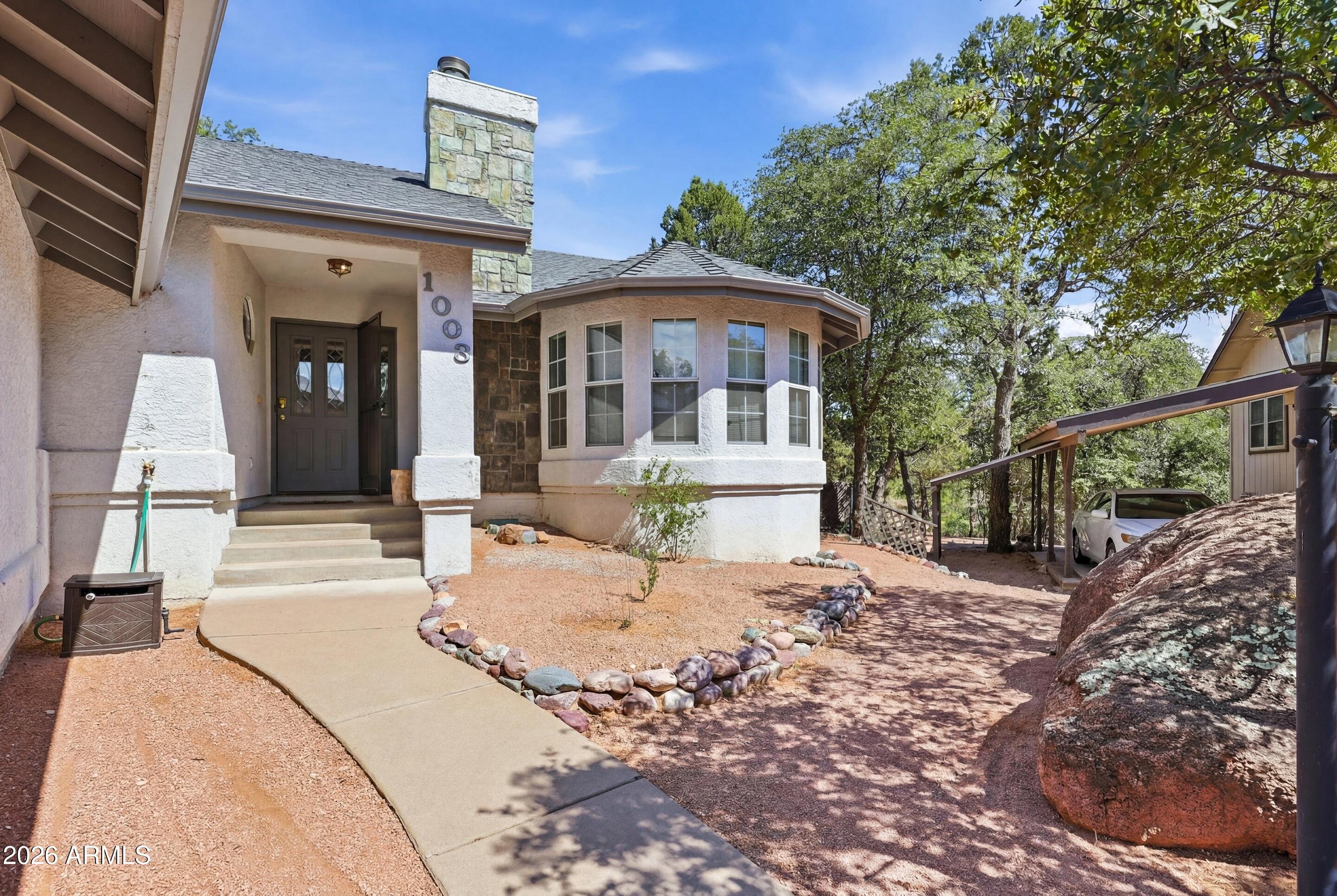 1003 N Geneva Circle