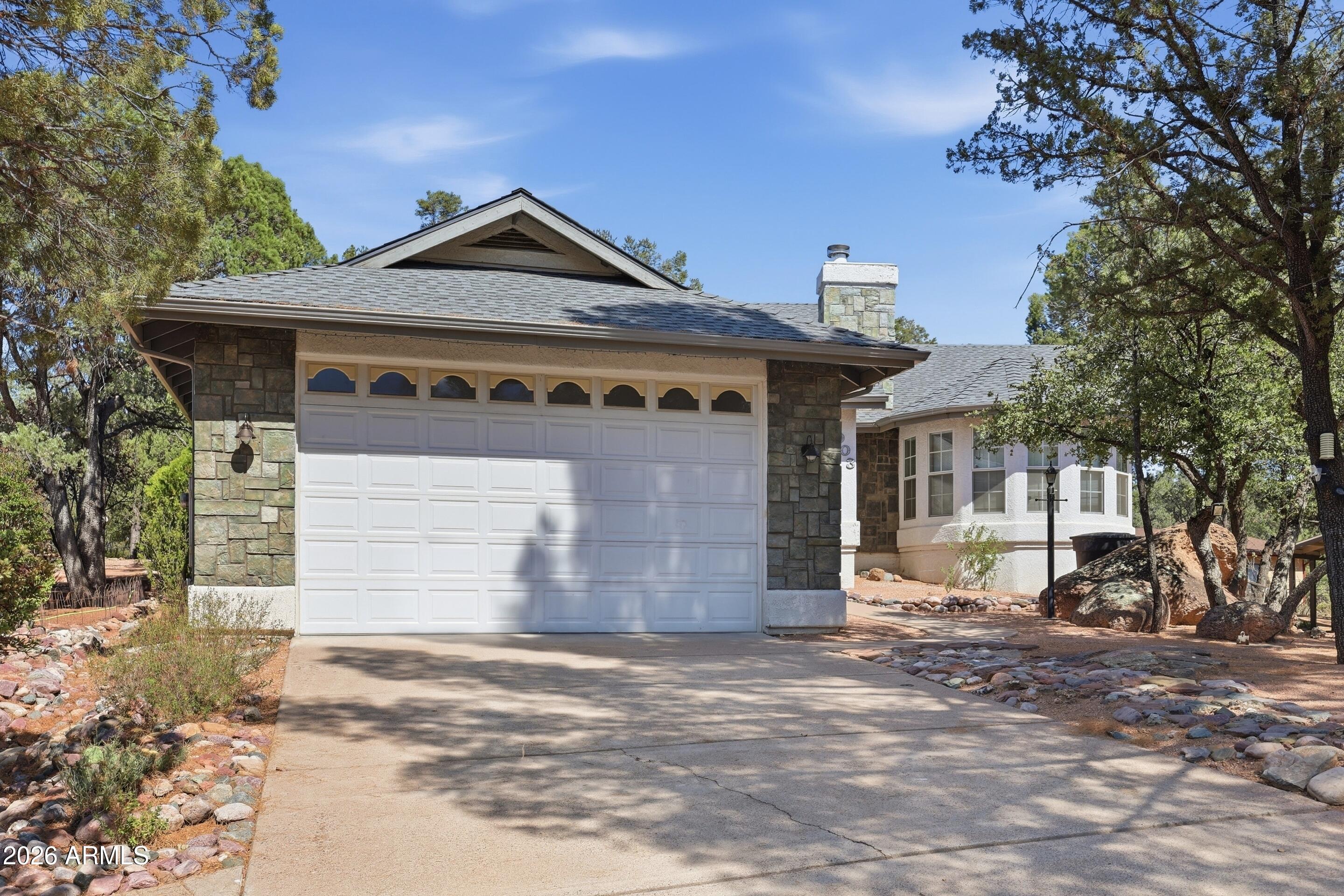 1003 N Geneva Circle