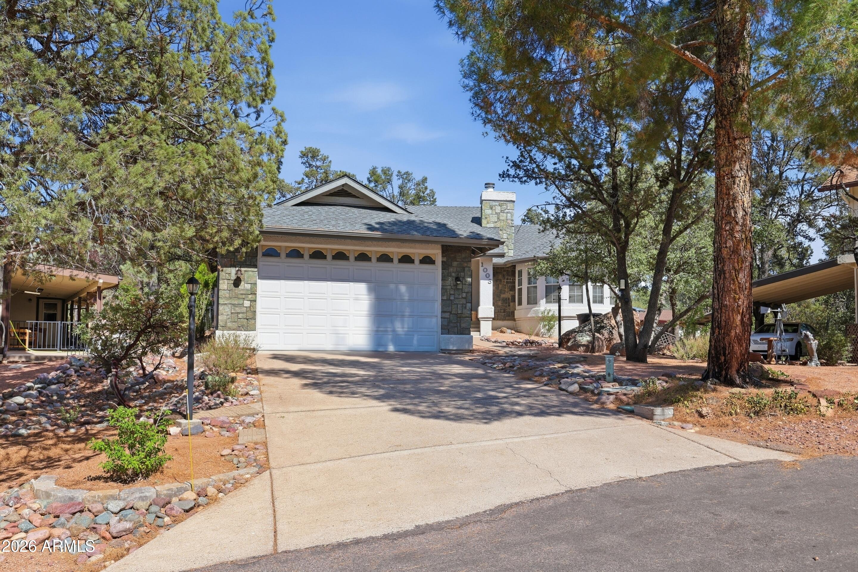 1003 N Geneva Circle