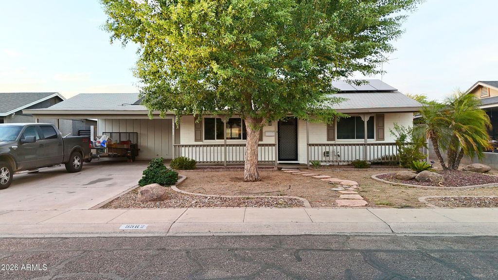 Photo of 5562 W Edgemont Avenue, Phoenix, AZ 85035 (MLS # 7055155)