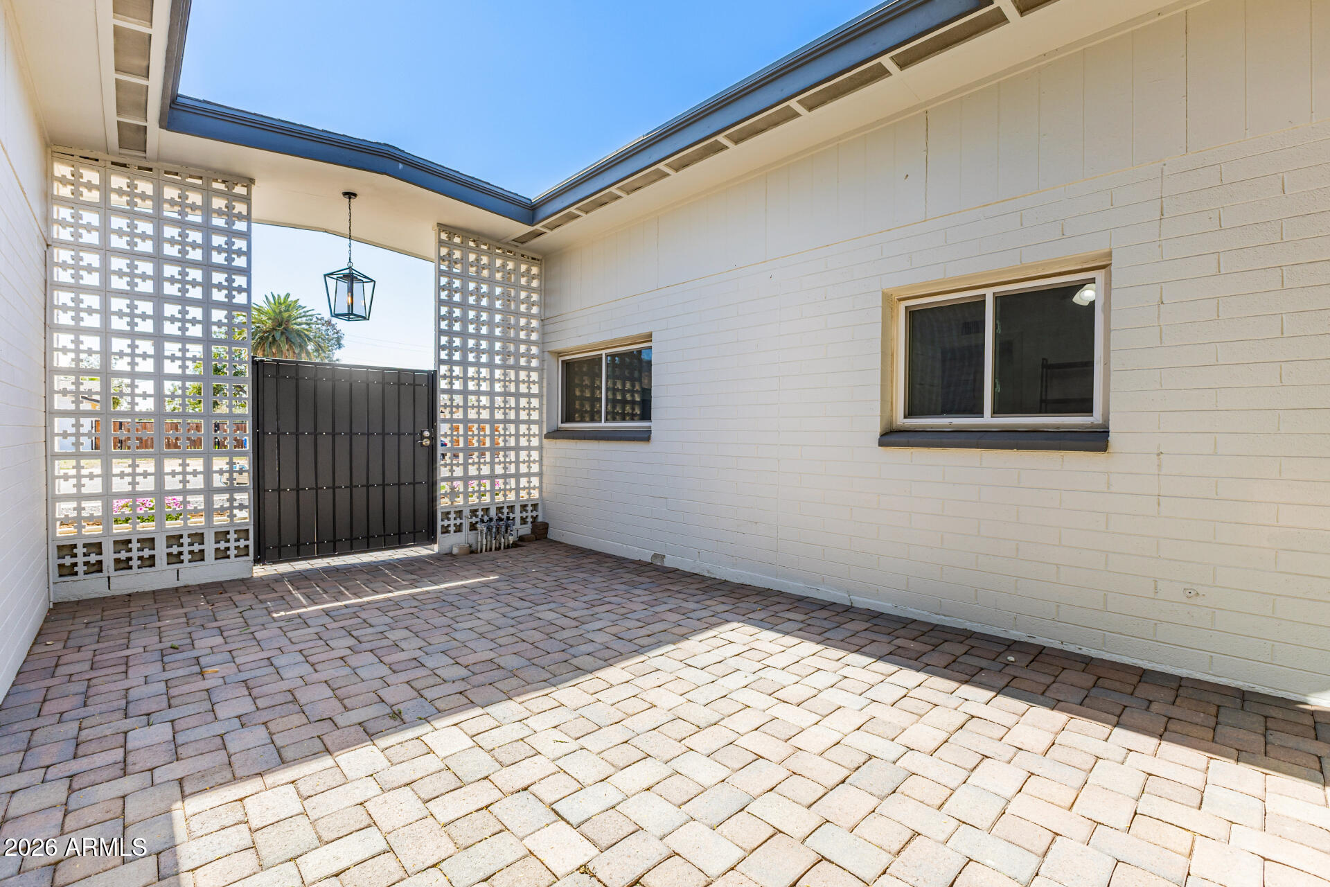 1930 W JOAN DE ARC Avenue